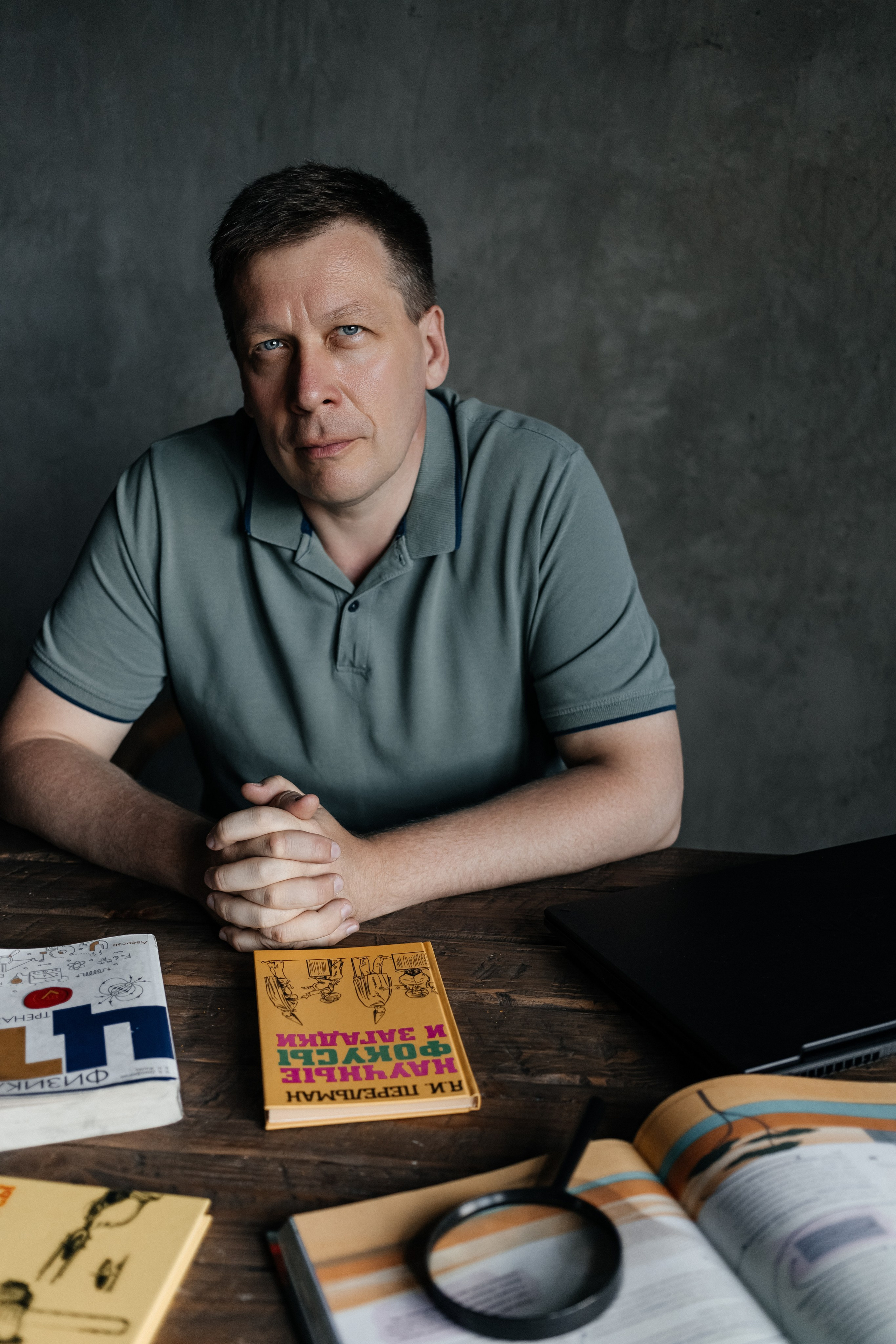 Контентная фотосессия для репетитора по физике. КОНТЕНТ ФОТОГРАФ