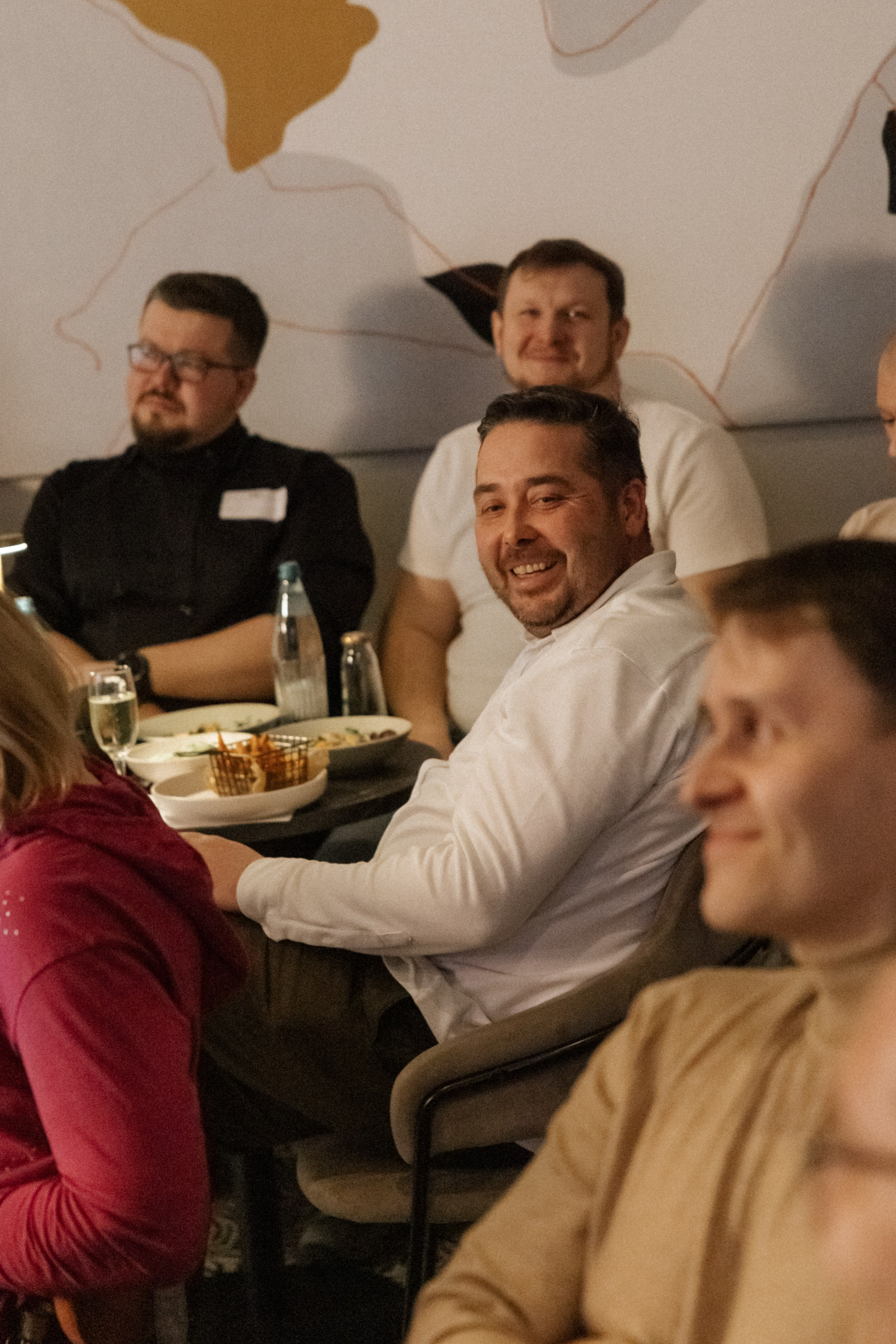 Очень сложные переговоры. South HUB