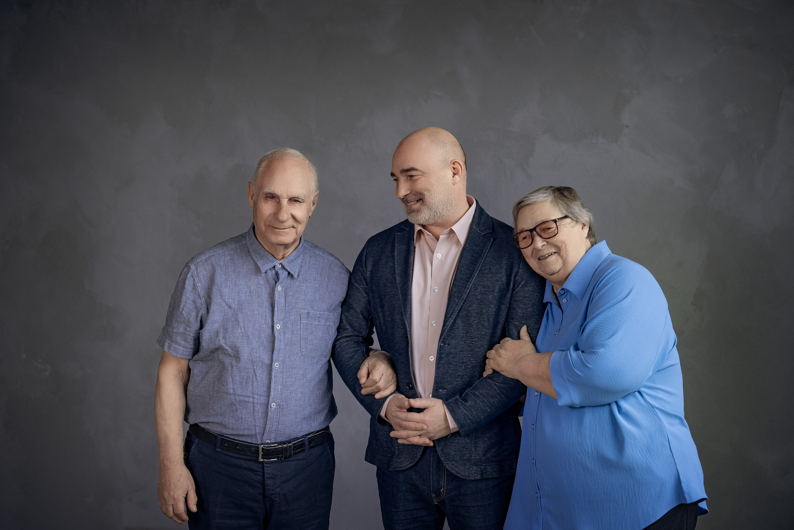 Сьемка поколений. Фотографы крещения/венчания  Красноярск Татьяна и Вячеслав Переваловы