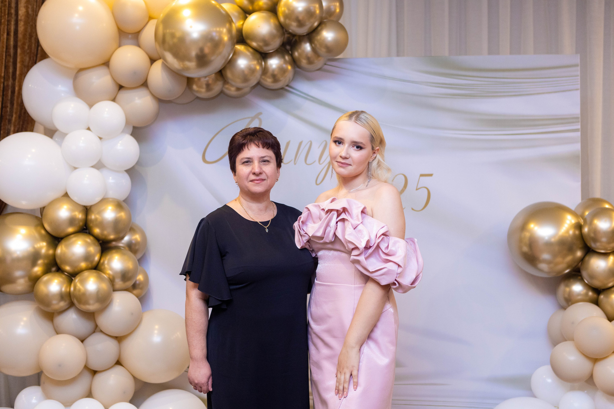 Выпускной 11а в Брудершафте 2025 г. Свадебный и предметный фотограф Ренат Каламперов