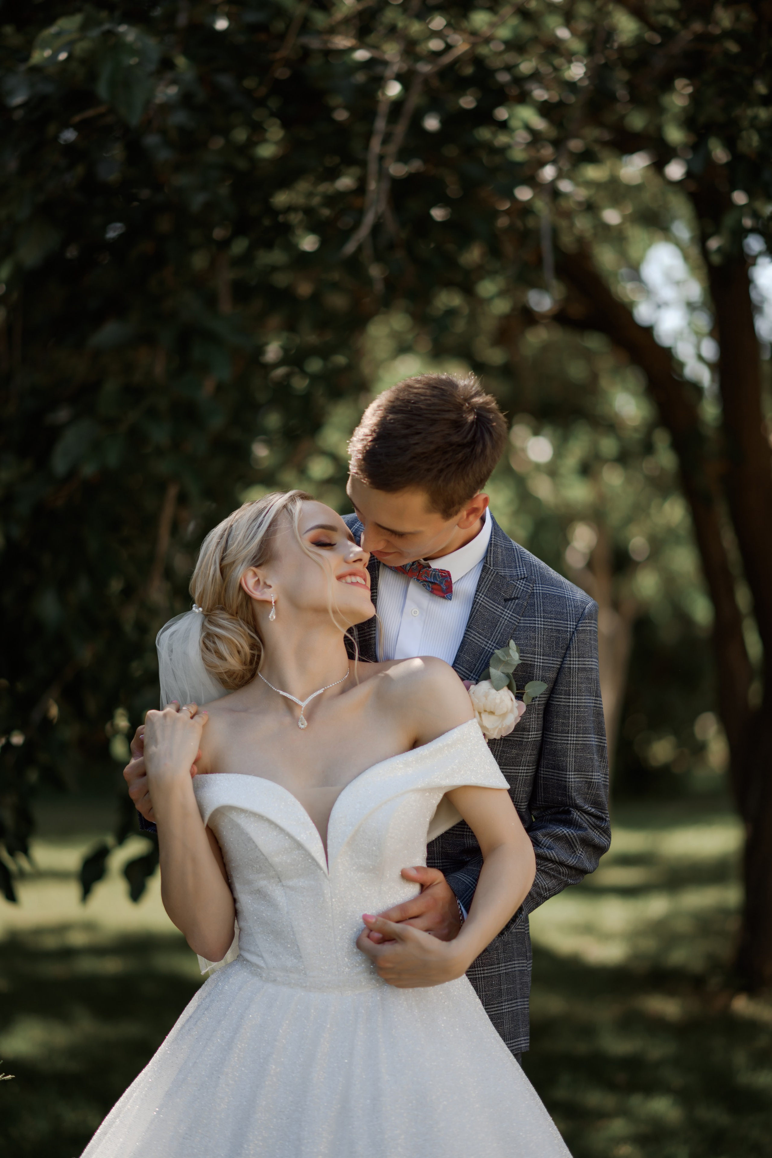 B & A. Свадебный фотограф в г. Астрахань. Так же выезжаю в другие города