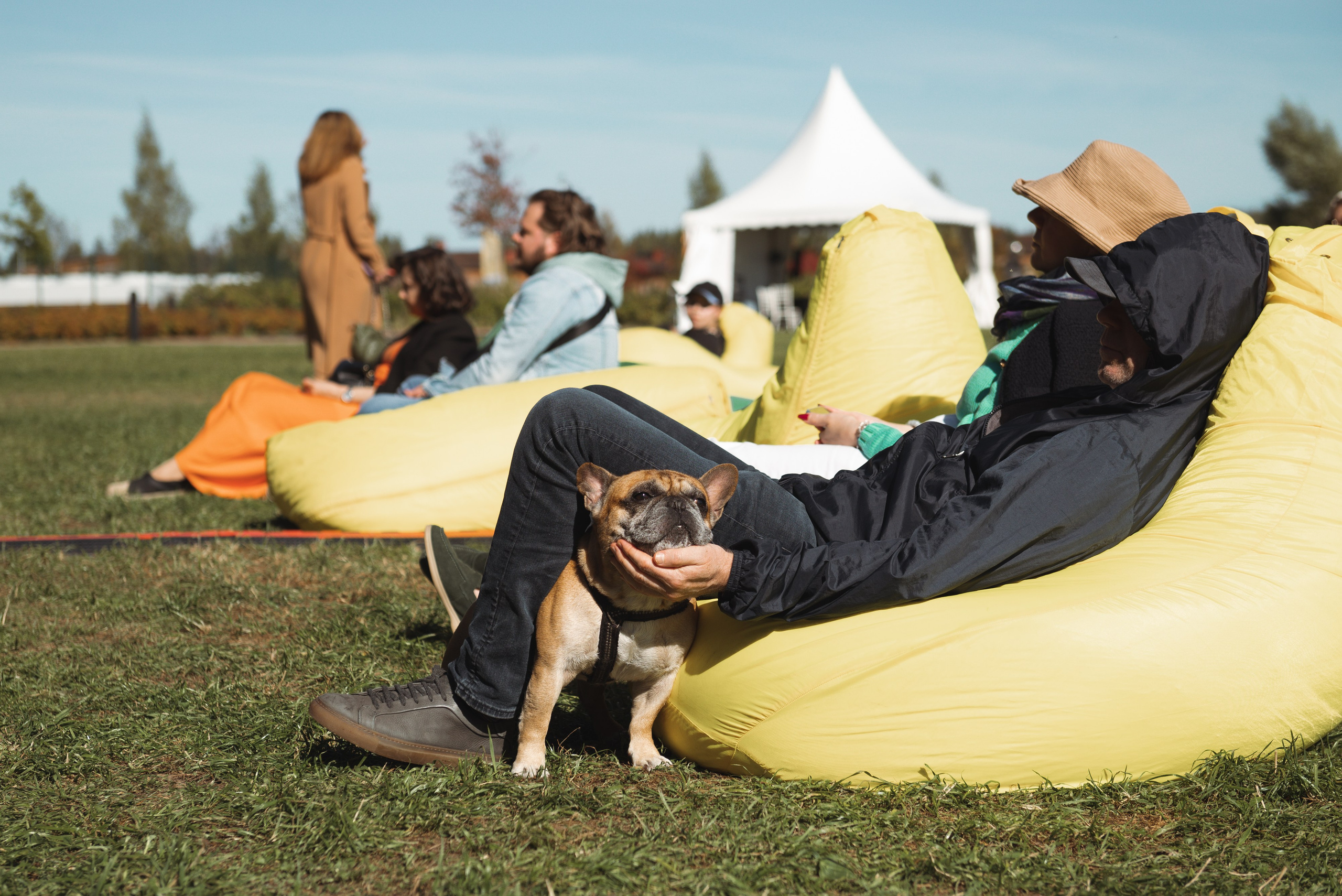 Фестиваль «Широта» и показ в «Азимут» Переславль-Залесский. Фотограф Москва Настя Профотовна. Репортажные, свадебные и контент фотосессии