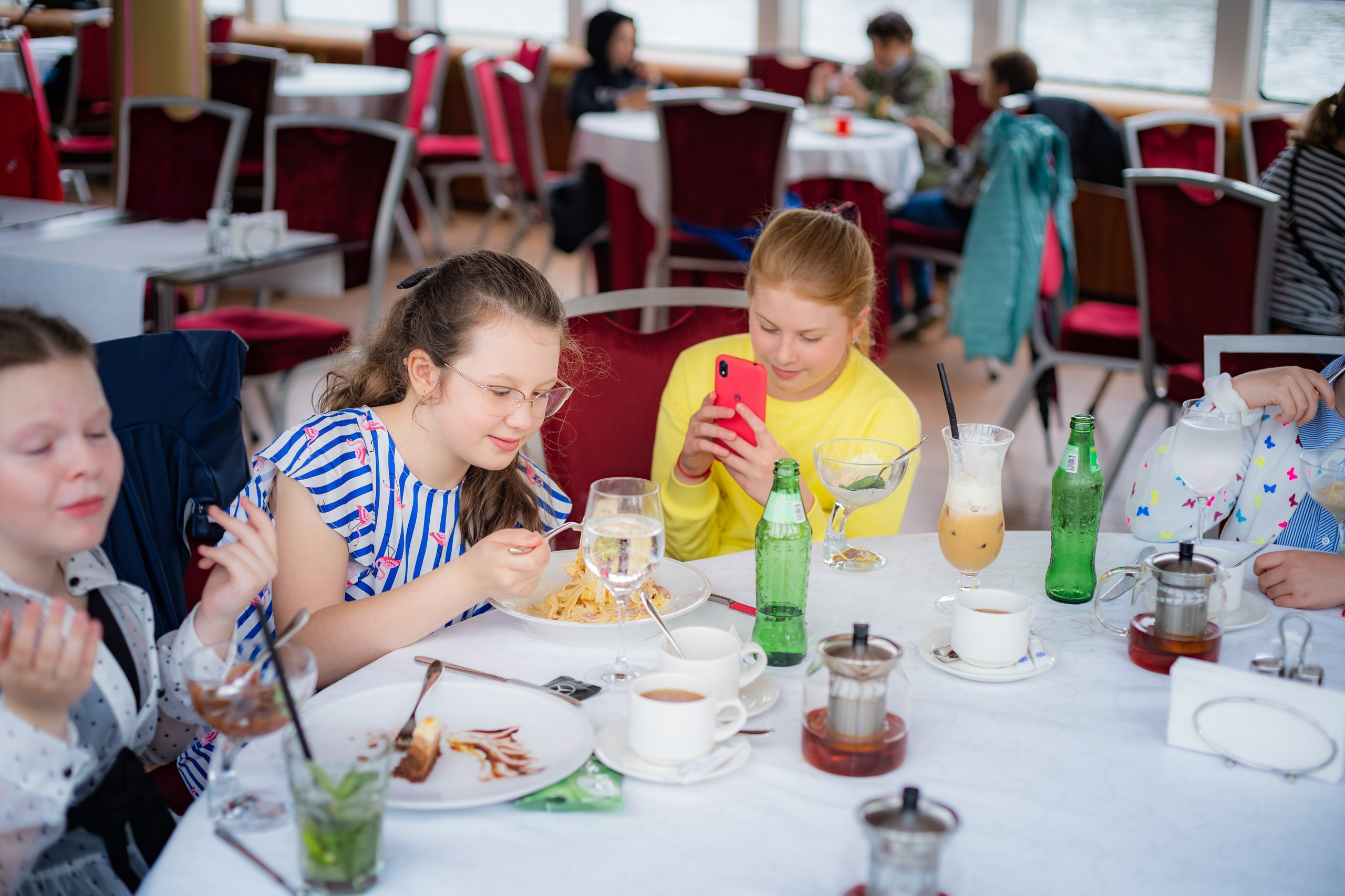 Выпускной на теплоходе. 4 класс