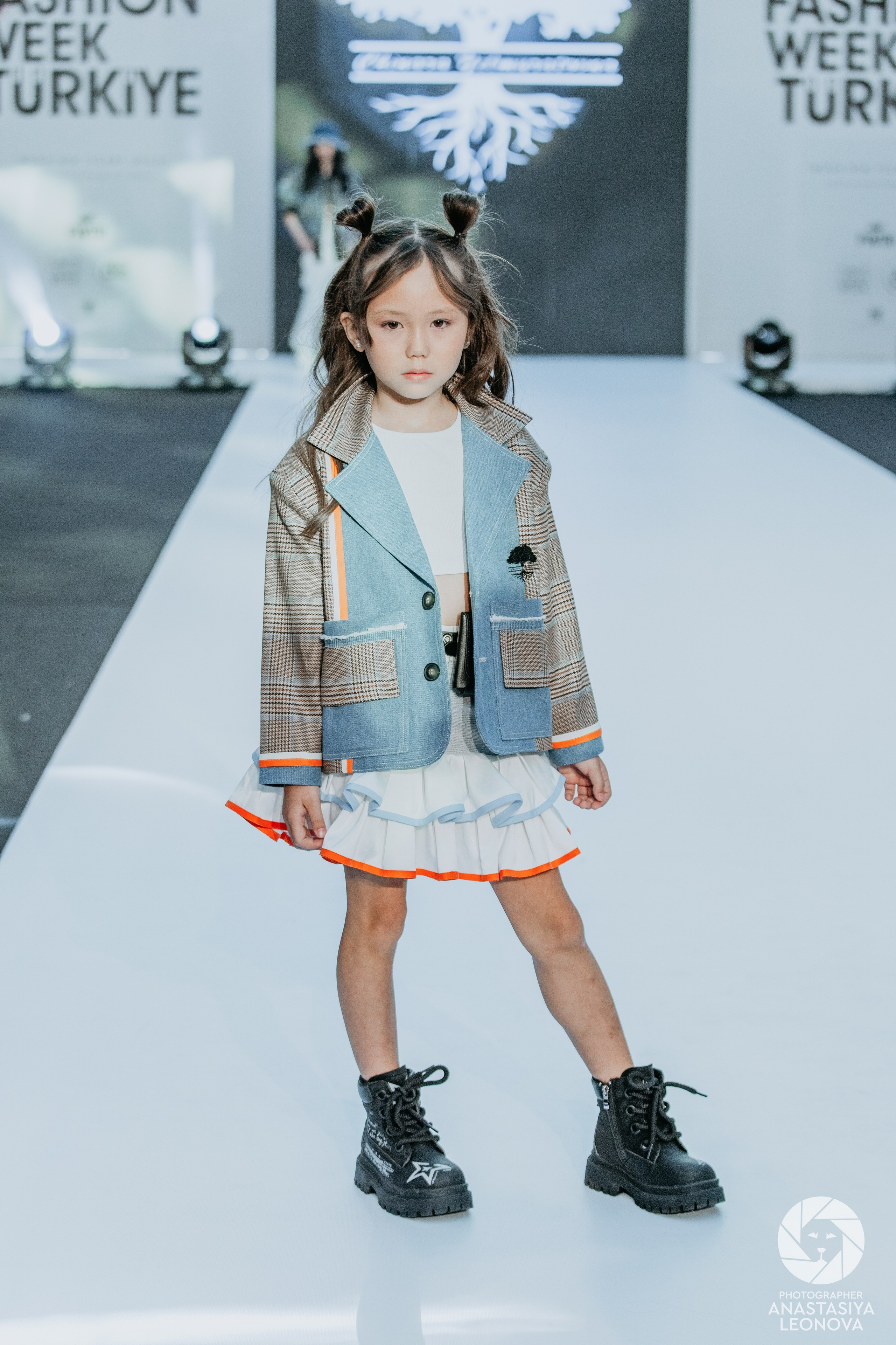 Fashion Week Türkiye [spring, 2025]. Anastasia Leonowa