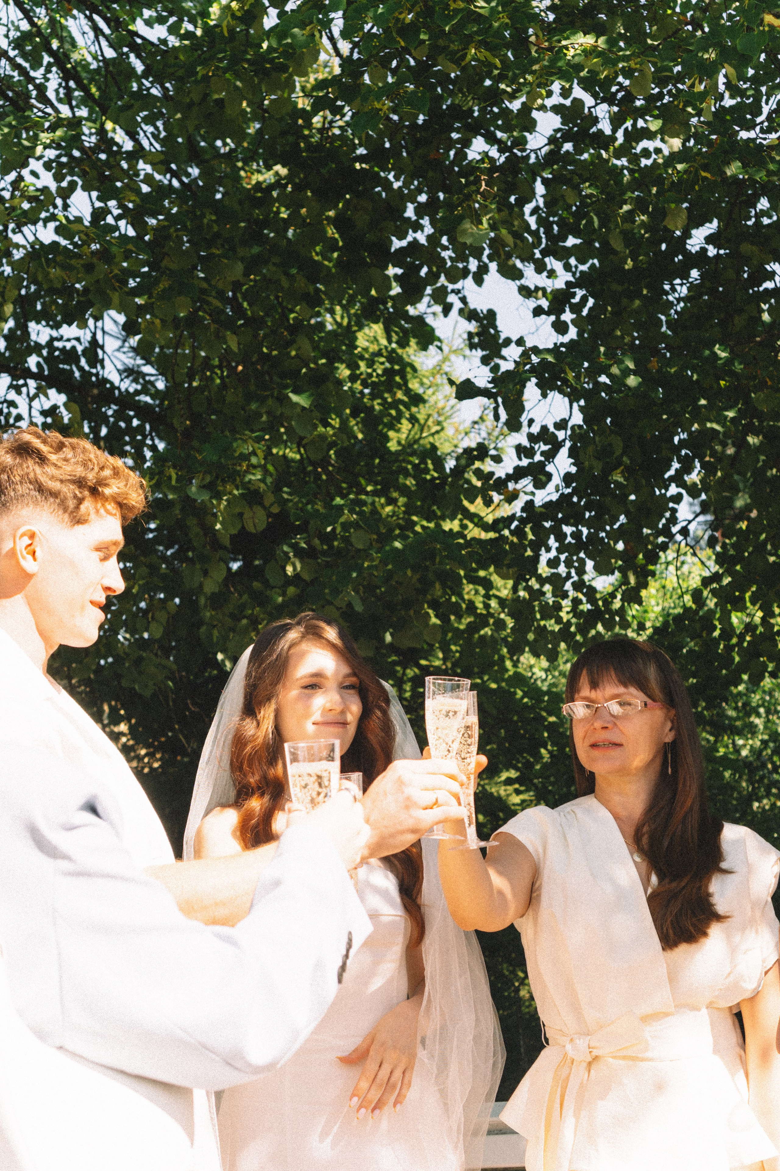 СВАДЕБНАЯ СЬЕМКА В ПЕТЕРГОФЕ И СЬЕМКА РЕПОРТАЖА В ЗАГСЕ ПЕТЕРГОФА. Профессиональный фотограф, Санкт-Петербург — Виктория Богомолова