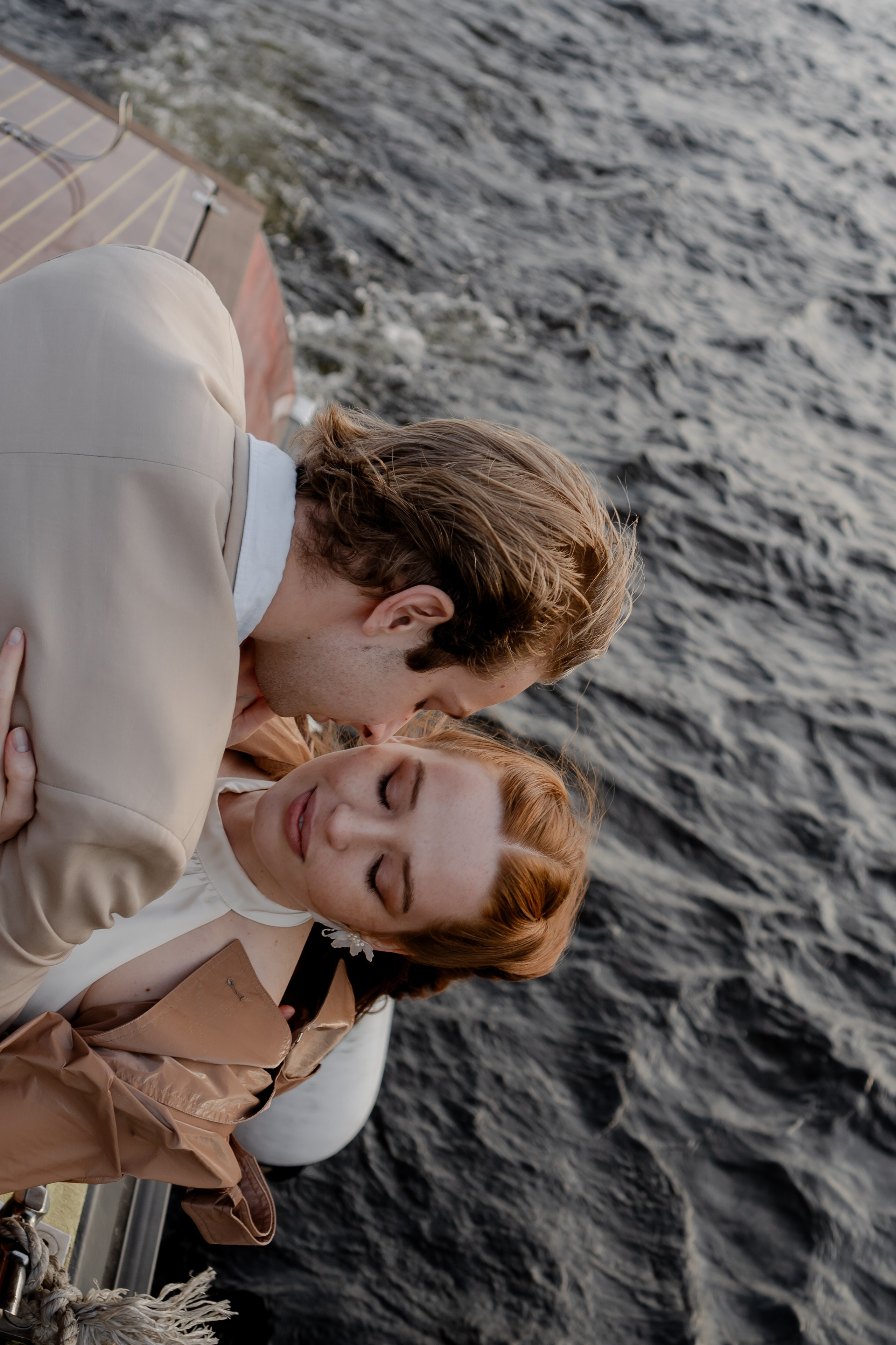 СВАДЕНБНАЯ СЬЕМКА НА КАТЕРЕ ПО КАНАЛАМ САНКТ-ПЕТЕРБУРГА И В АКВАТОРИИ НЕВЫ. Профессиональный фотограф, Санкт-Петербург — Виктория Богомолова