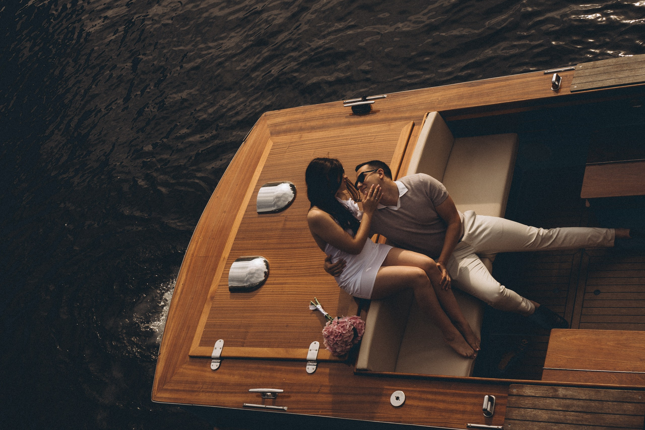 СВАДЕНБНАЯ СЬЕМКА НА КАТЕРЕ ПО КАНАЛАМ САНКТ-ПЕТЕРБУРГА И В АКВАТОРИИ НЕВЫ. Профессиональный фотограф, Санкт-Петербург — Виктория Богомолова