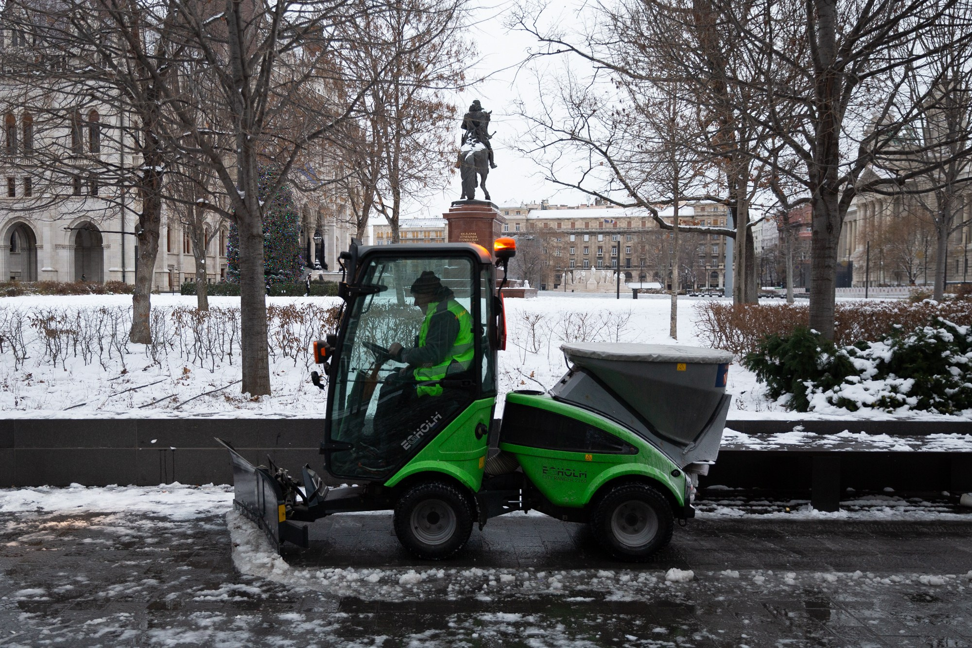 STRT JRNL by Knyazev Yura issue #5 February 2026. Photographer in Budapest  — Yura Knyazev