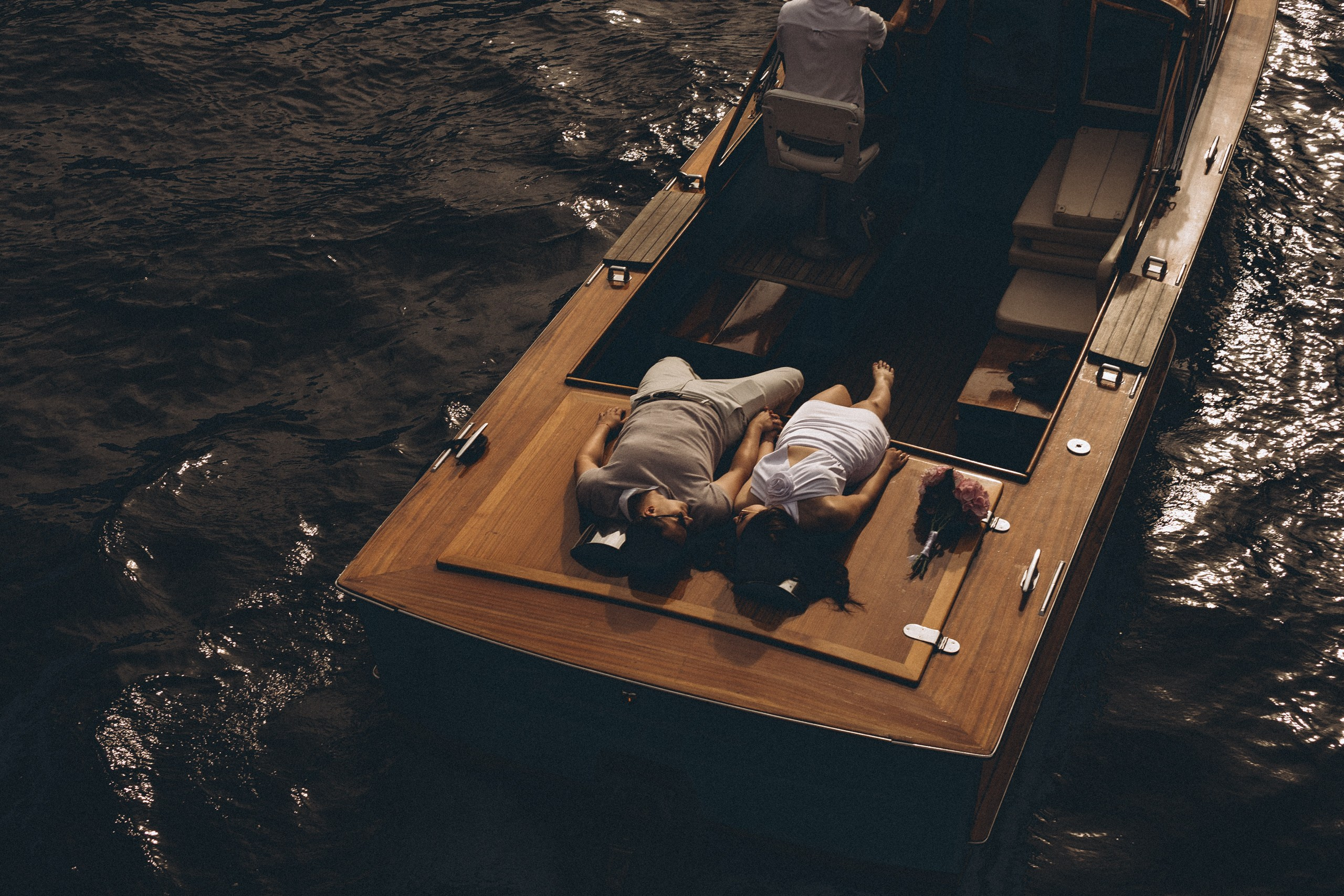 СВАДЕНБНАЯ СЬЕМКА НА КАТЕРЕ ПО КАНАЛАМ САНКТ-ПЕТЕРБУРГА И В АКВАТОРИИ НЕВЫ. Профессиональный фотограф, Санкт-Петербург — Виктория Богомолова