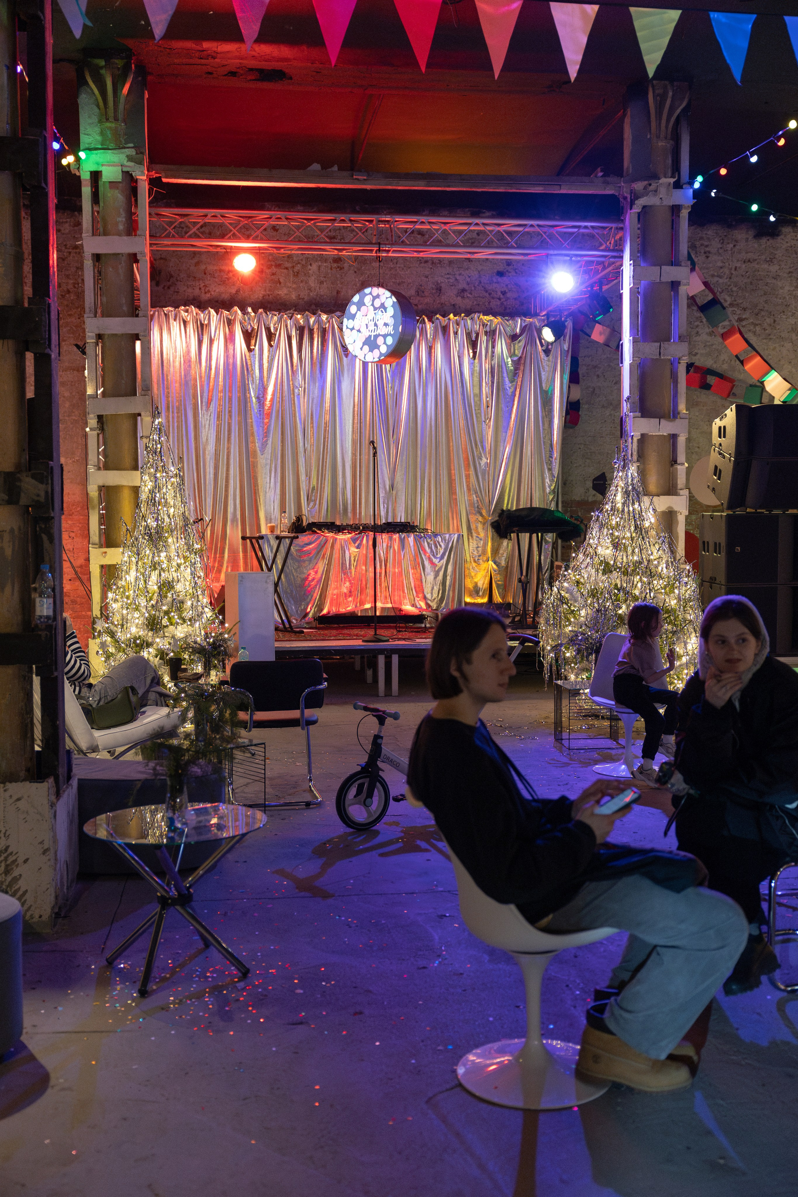 22 декабря 2024 в Типографии Сытина / фото Саша Жукова. Фотоотчеты «Ламбада-маркета»