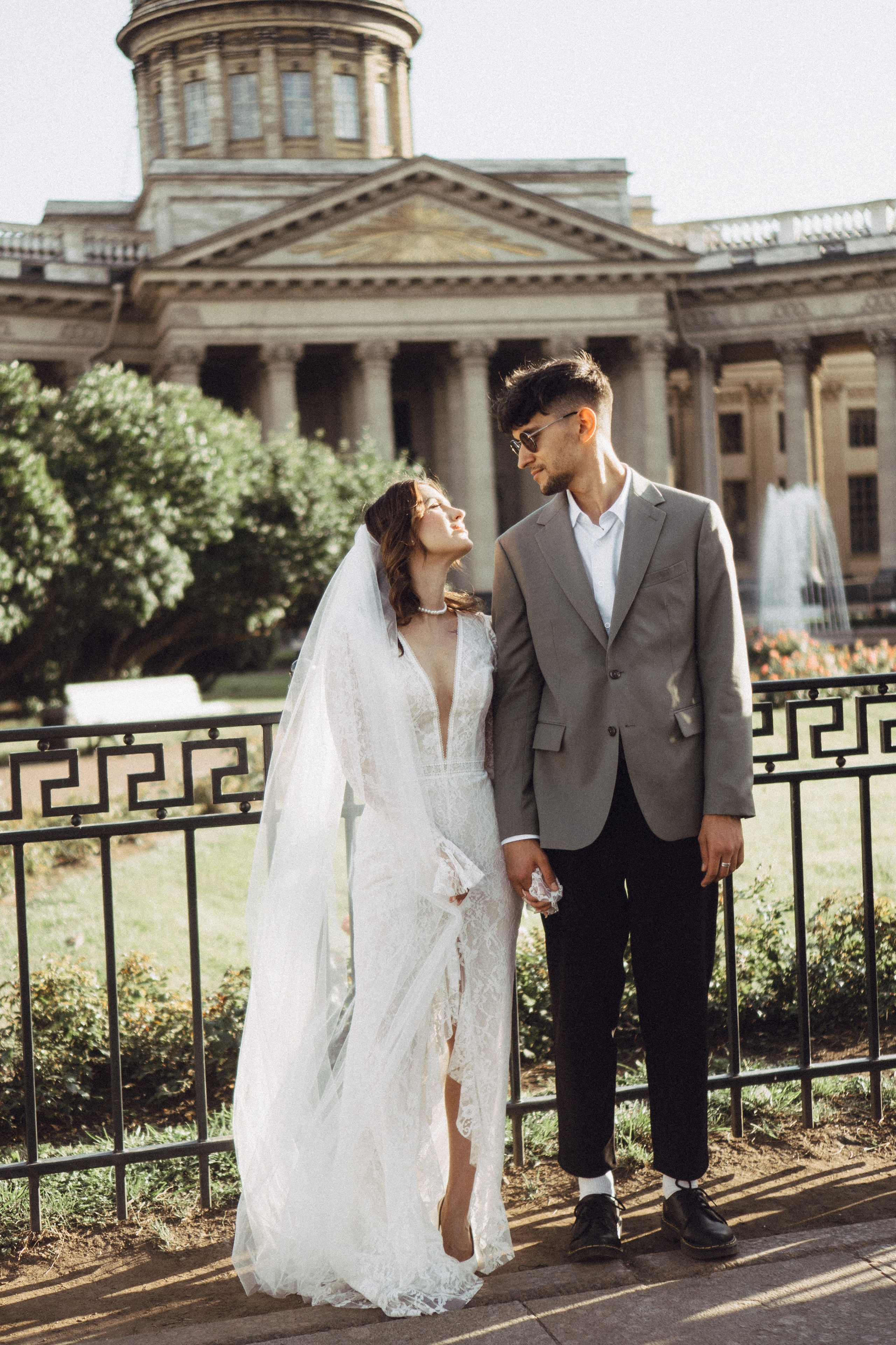 СВАДЕБНАЯ ПРОГУЛКА ВОЗЕ ИСАИКЕВСКОГО СОБОРА АСТОРИИ И ЗАКОНОДАЛЕТНОГО СОБРАНИЯ. Профессиональный фотограф, Санкт-Петербург — Виктория Богомолова