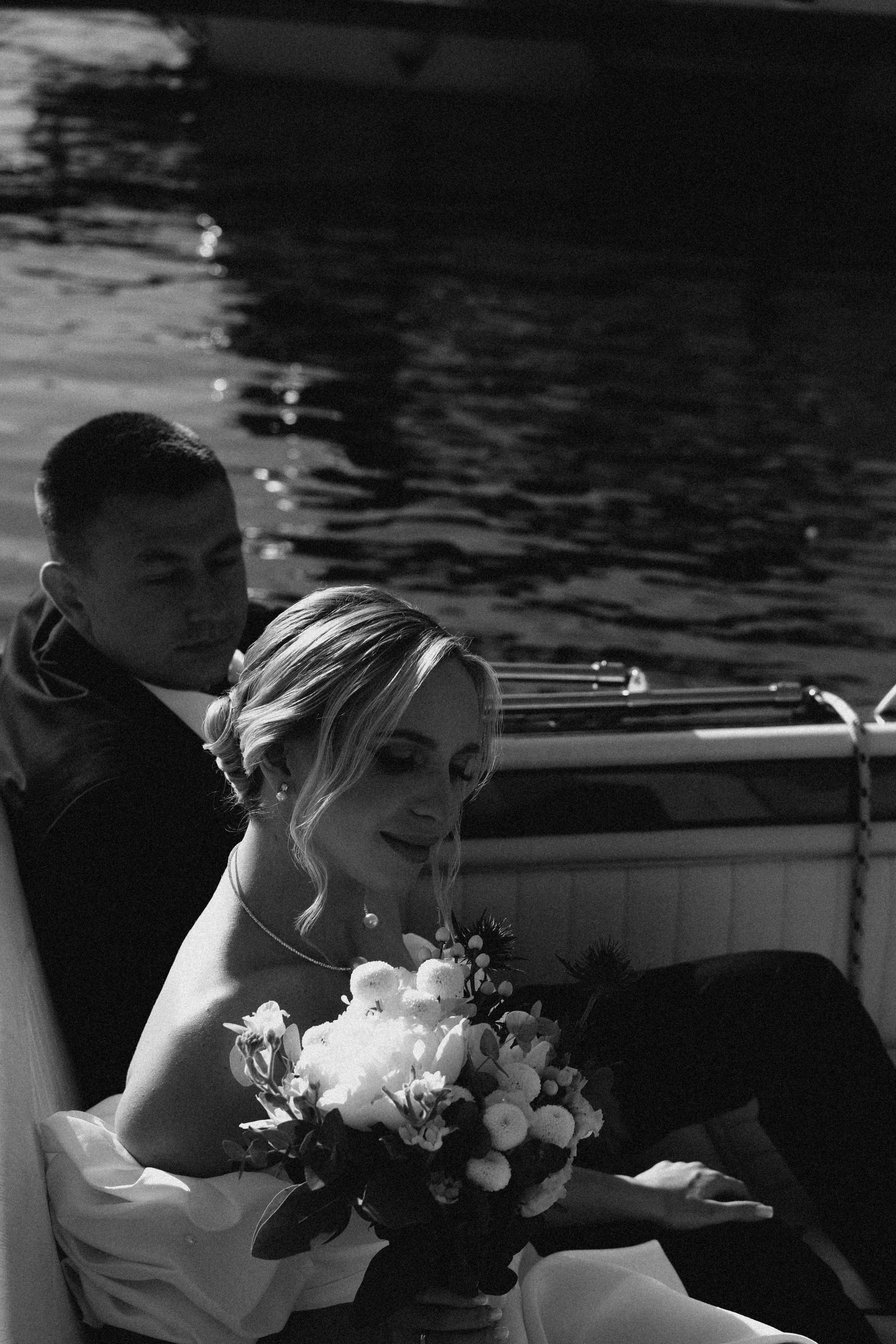 СВАДЕБГНАЯ ПРОГУЛКА ПО КАНАЛ САНКТ-ПЕТЕРБУРГА НА КАТЕРЕ. Профессиональный фотограф, Санкт-Петербург — Виктория Богомолова