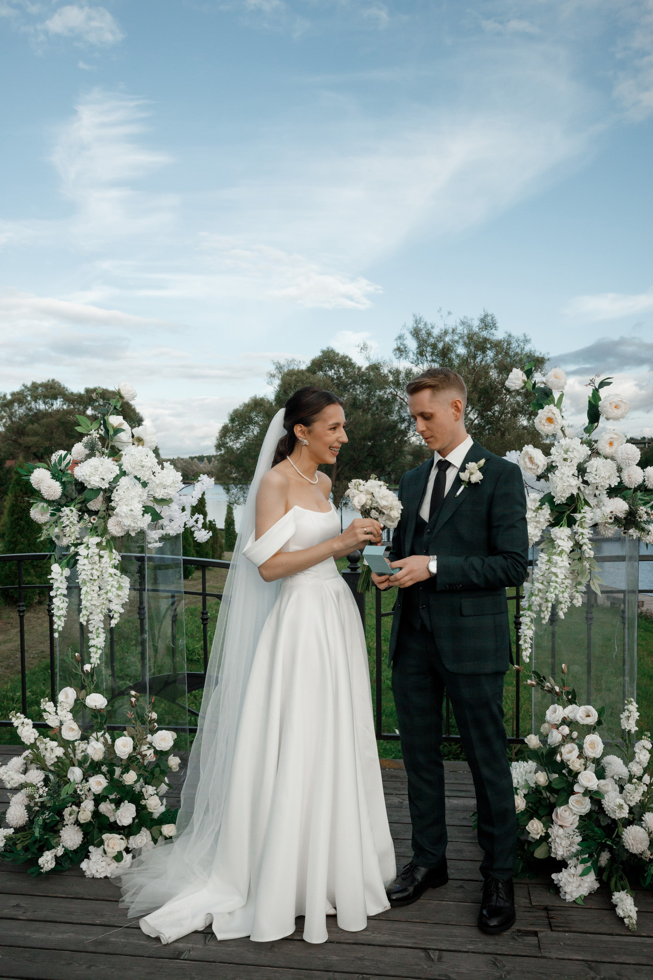 Регистрация в отеле Fish Point, ЗАГС Бутово, прогулка в Остафьево. Свадебный и репортажный фотограф (Москва, Королев и другие)