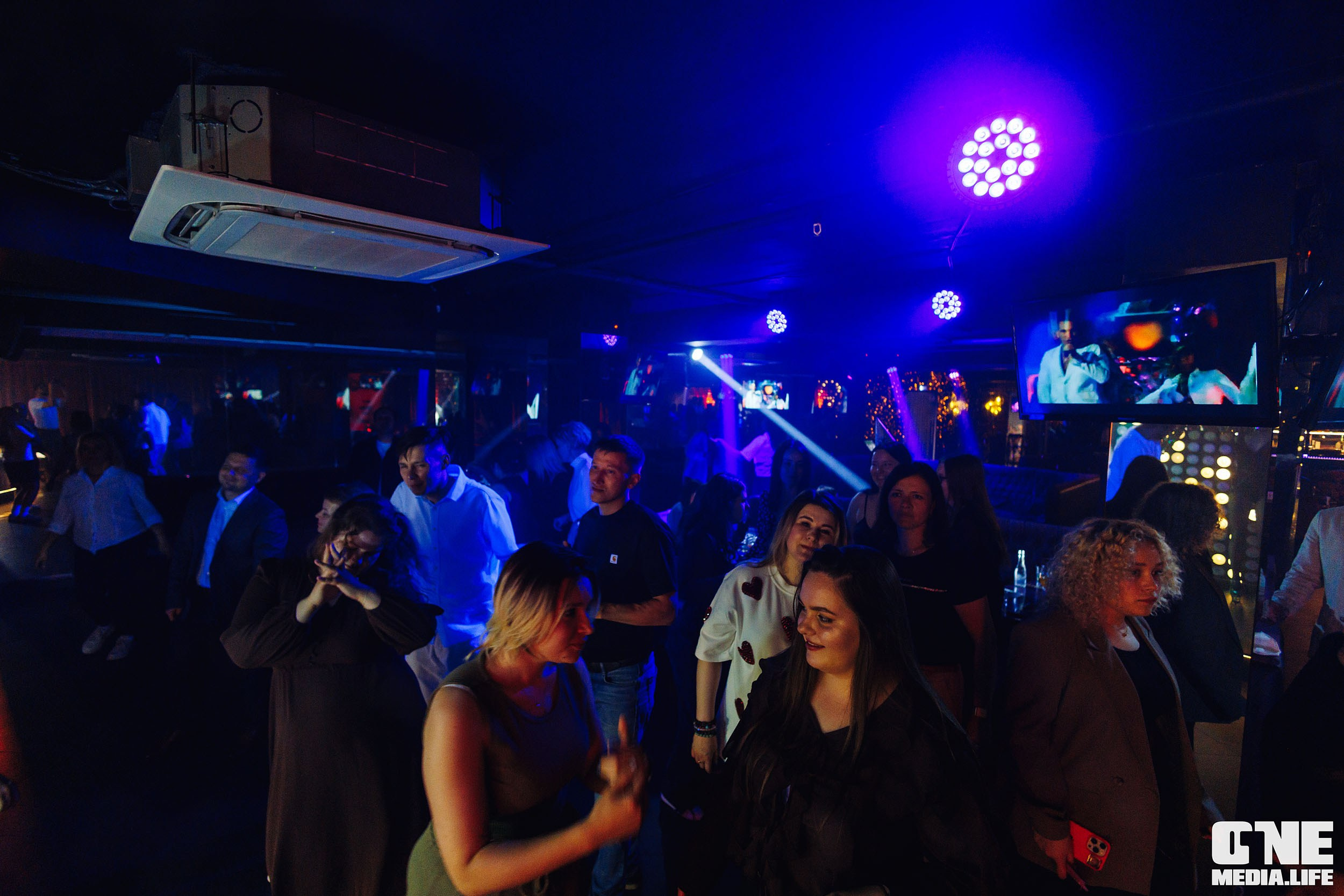 Фоторепортаж из караоке-клуба Эйфория. One Media Life: фоторепортажи, фотоотчеты с мероприятий и заведений
