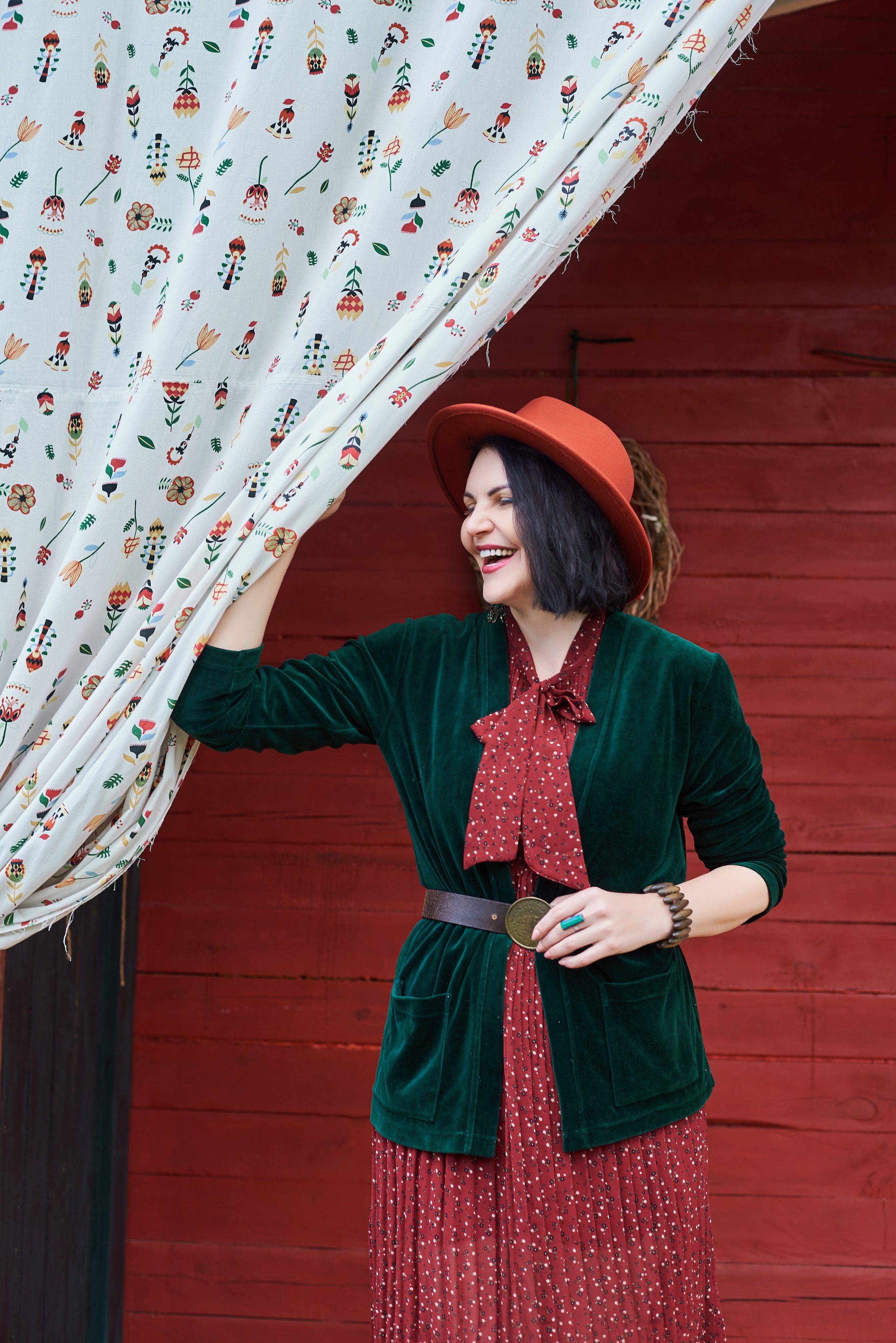 Женские костюмы и платья для фотосъемки. Семейный фотограф в Барнауле, Горный Алтай, Заринск, Алейск