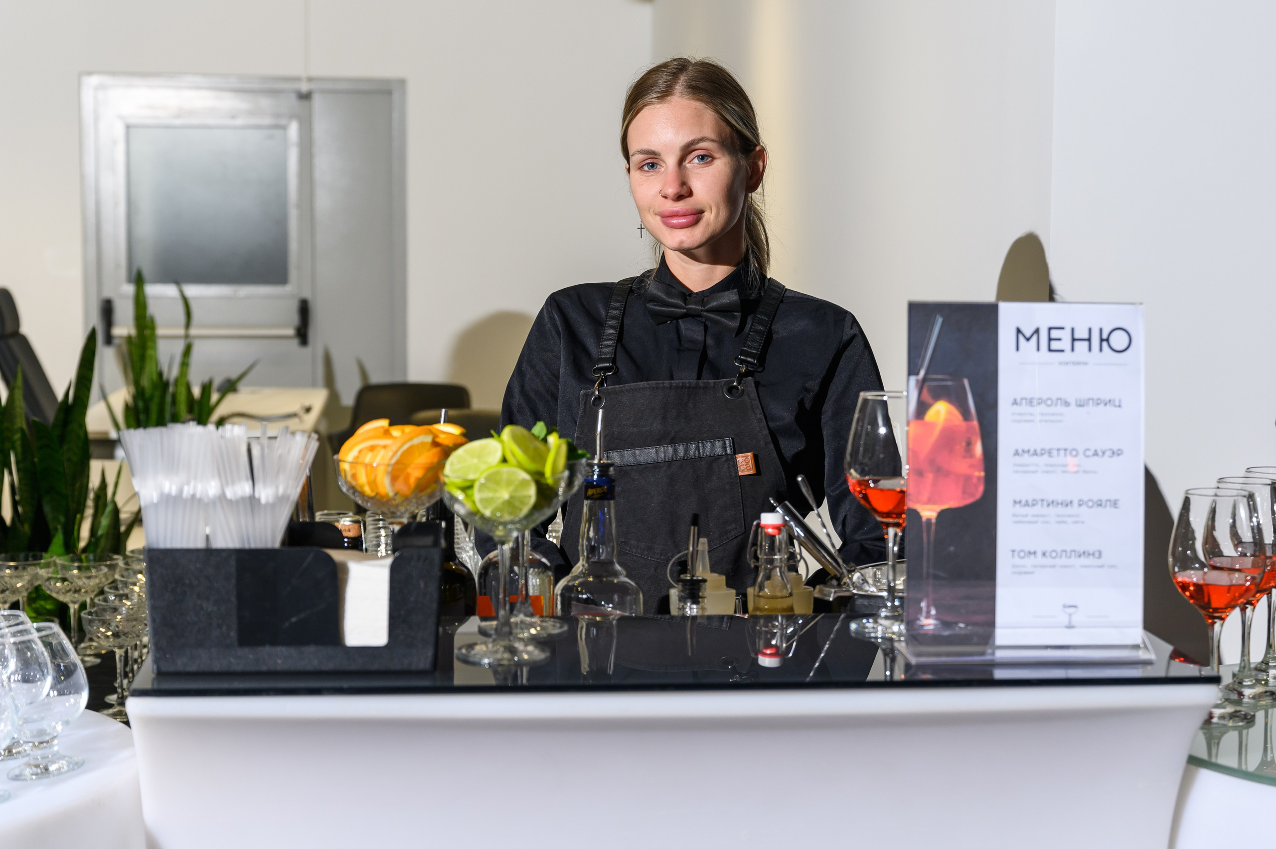 Автосалон Танк. Свадебный фотограф Москва Юрий Кульман