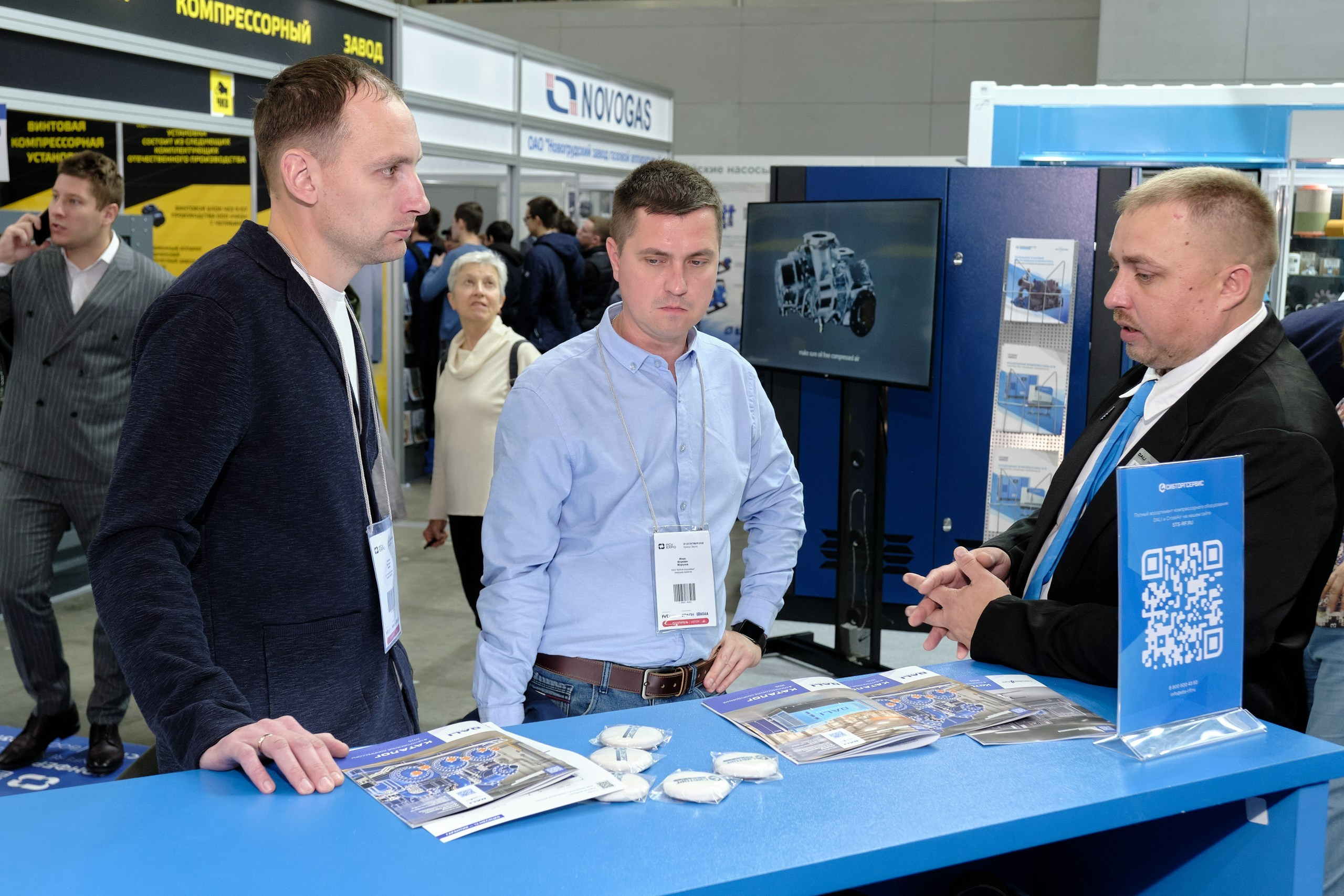 Съемка стенда на выставке. Репортажный фотограф в Москве Денис Тамко