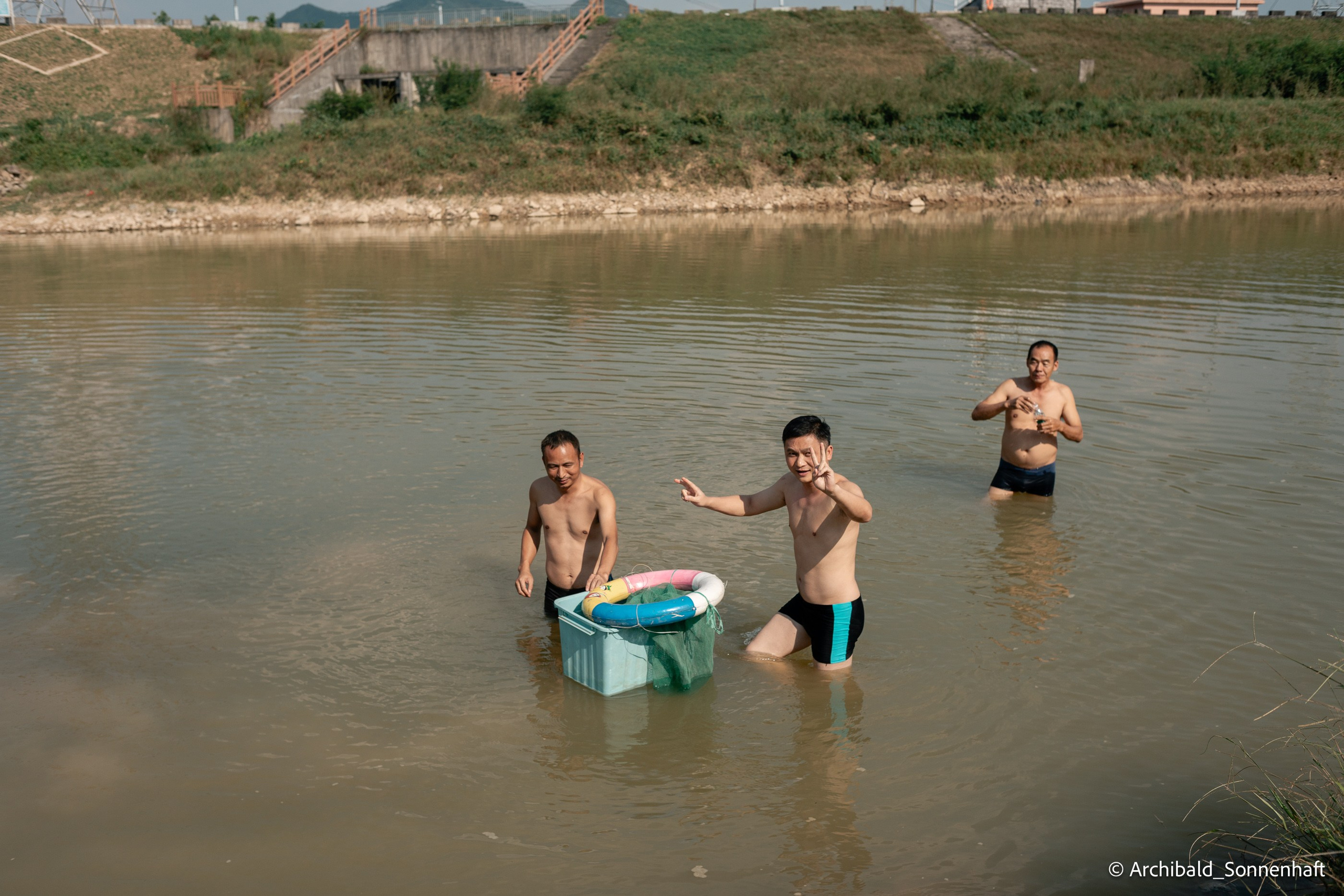 Weekend kayaking trip. Photographer in Guangzhou, China. Archibald Sonnenhaft