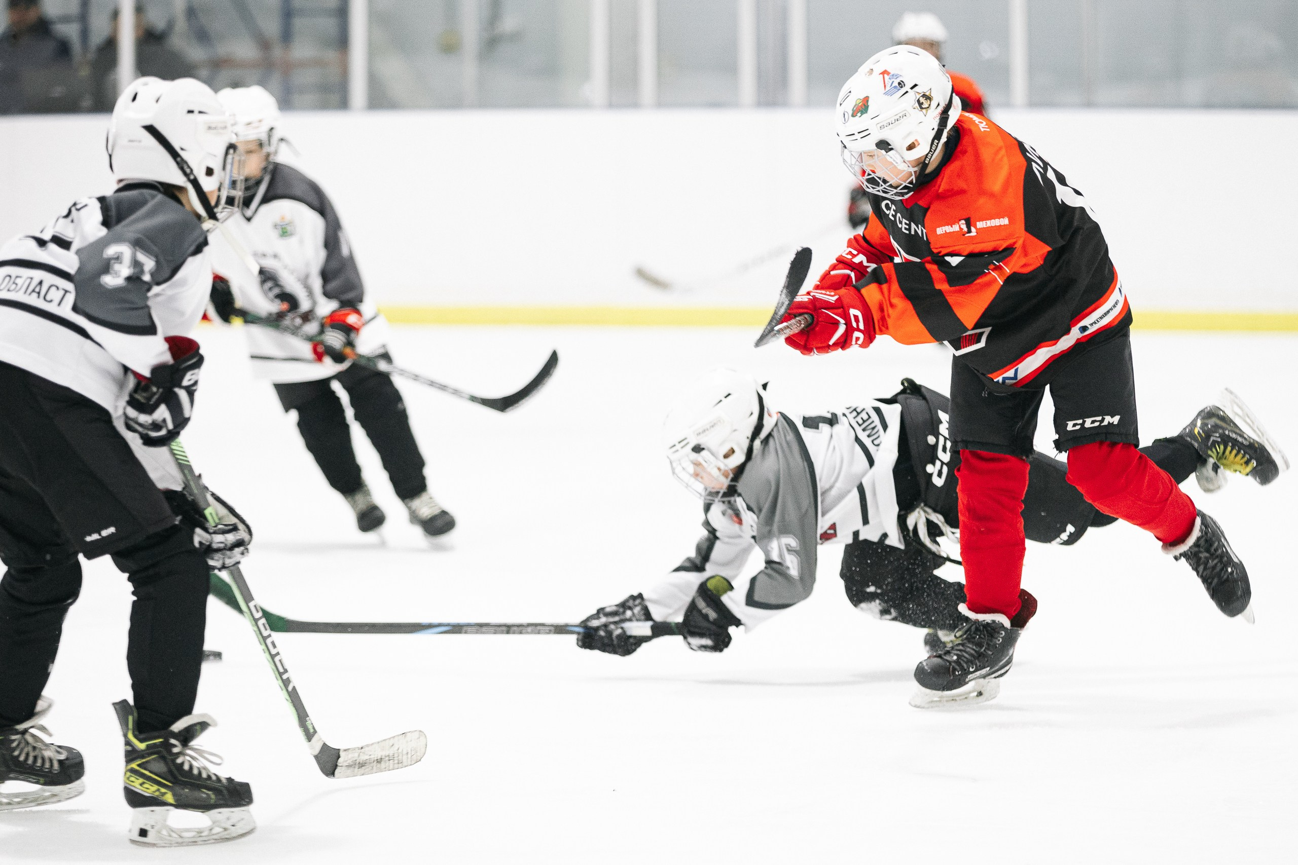 Первенство Тюмени по хоккею. MIG — студия спортивной фотографии Михаила Голянского