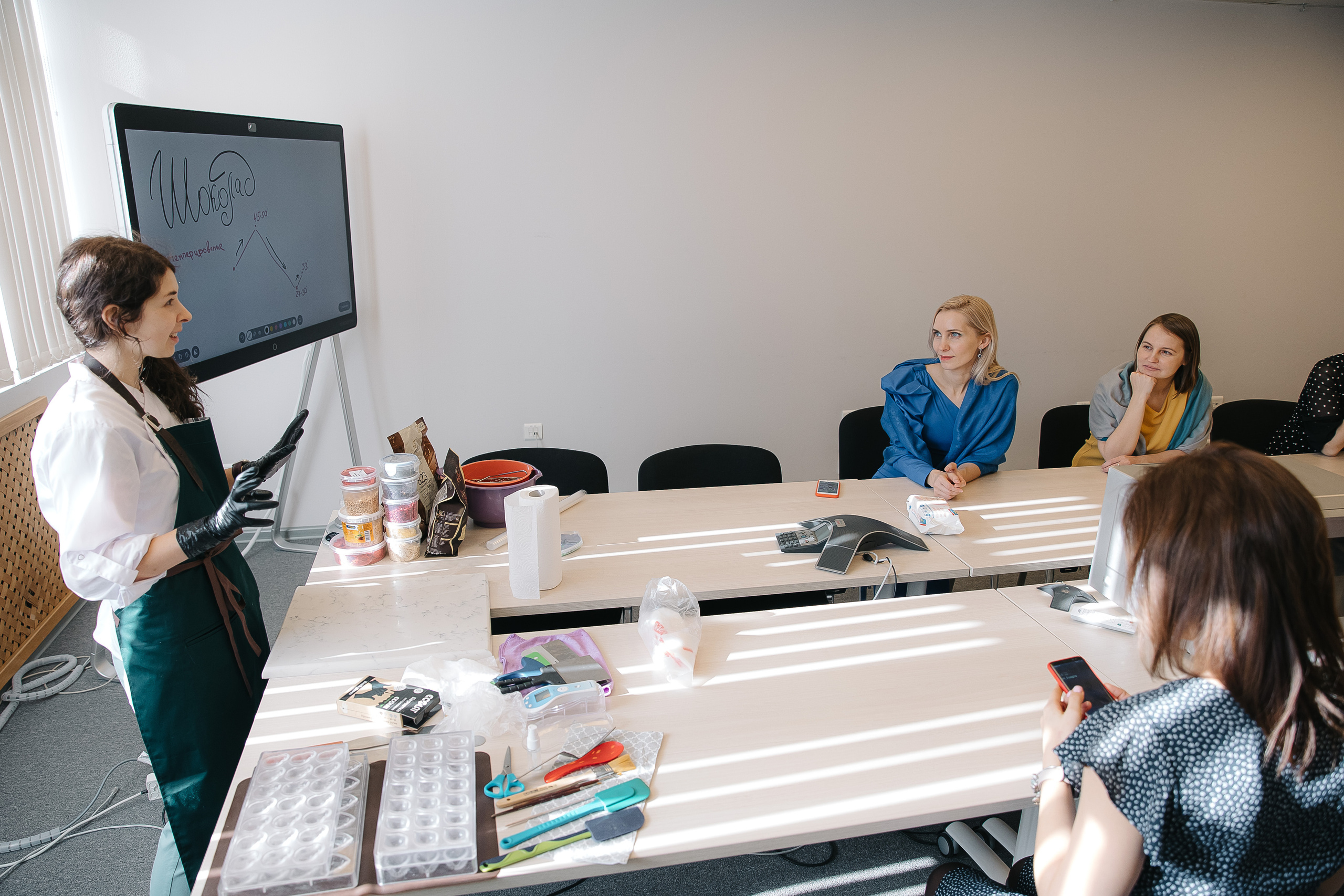 Корпоратив 8 Марта в CTI. Свадебный фотограф Москва Саша Серегина (Сашина)