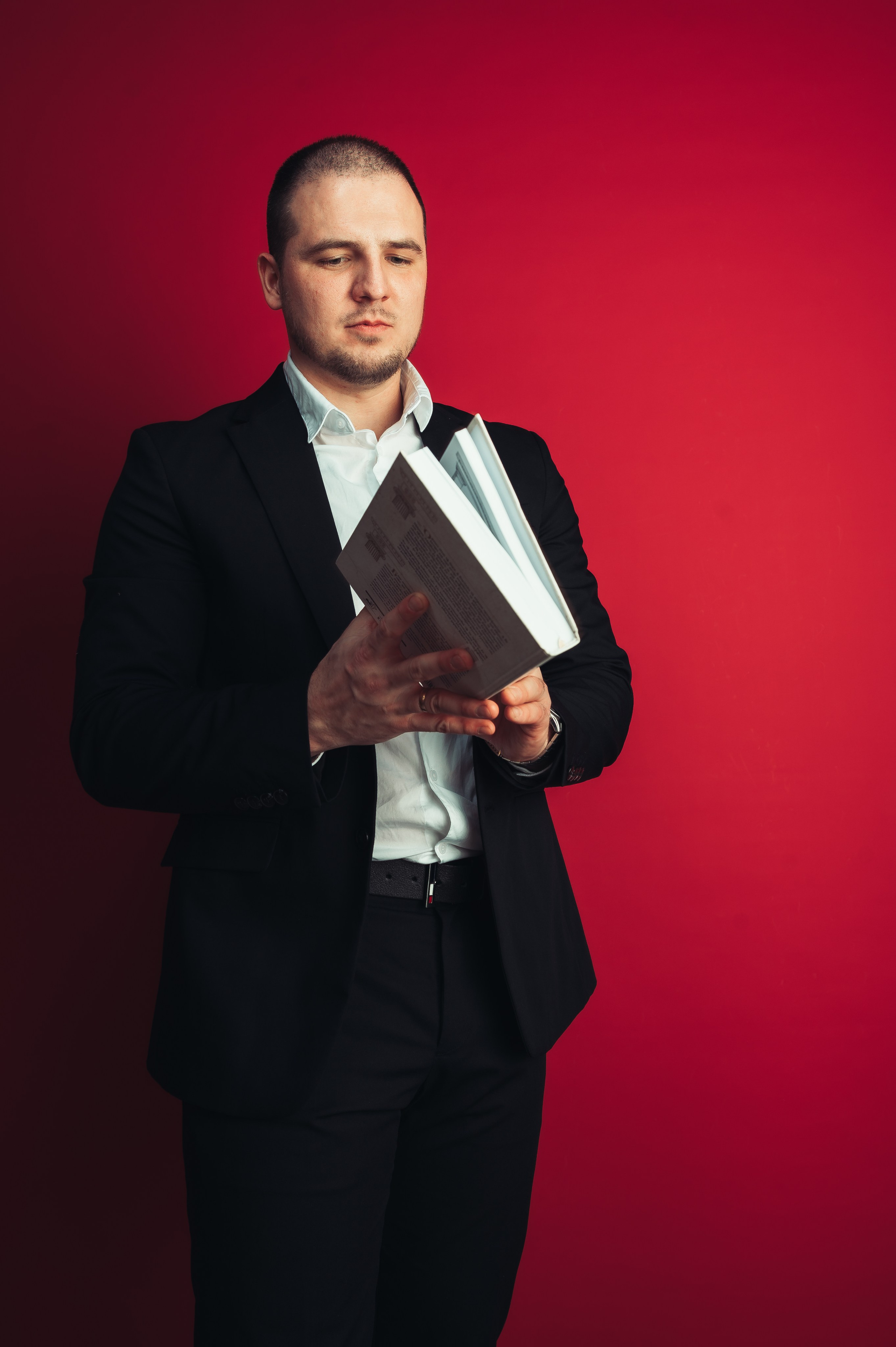 Никита Пустовалов — портретная съёмка. Иван Кубик — фотограф и видеограф