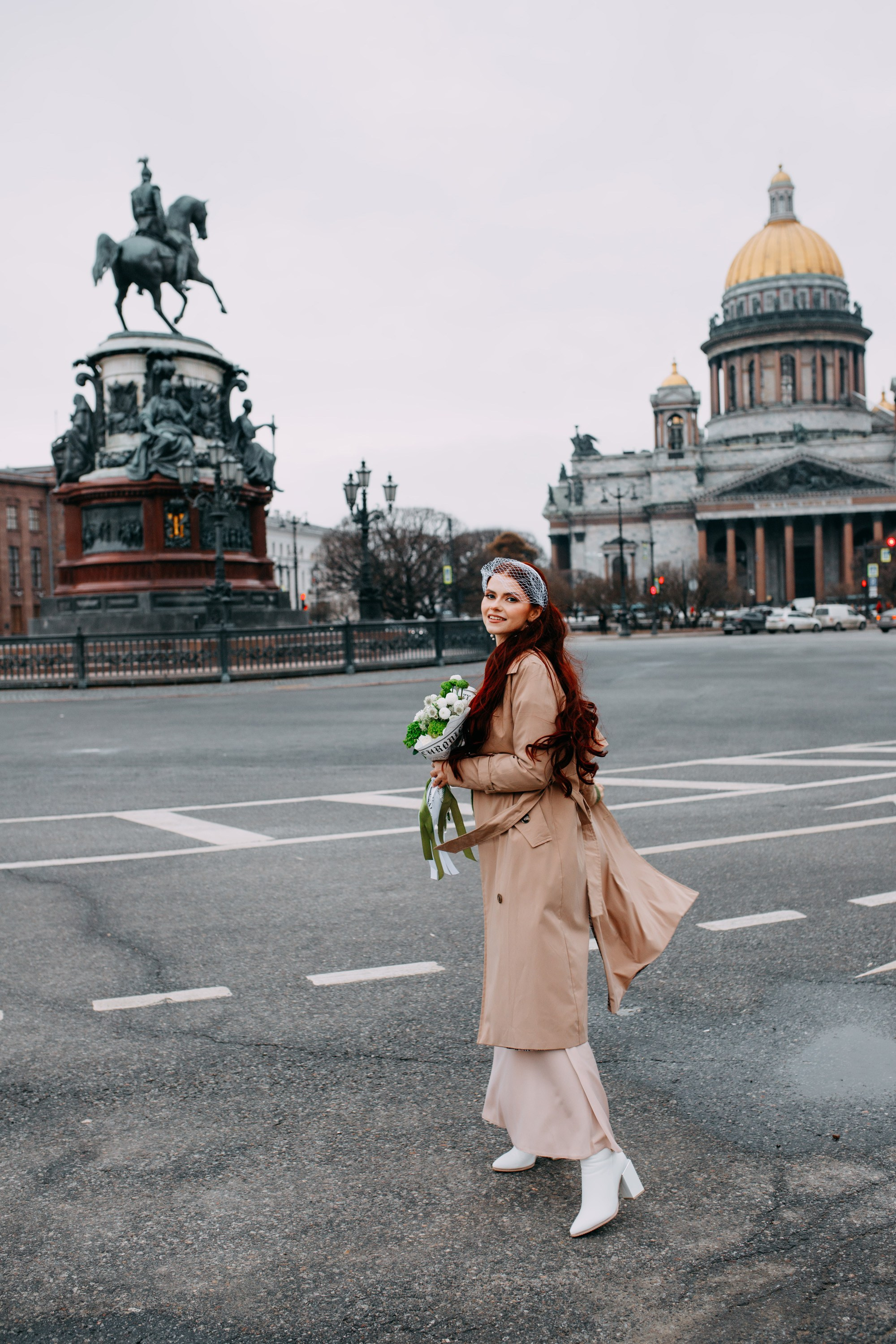 Прогулка у Исаакия. Фотограф в Санкт-Петербурге Alina Film