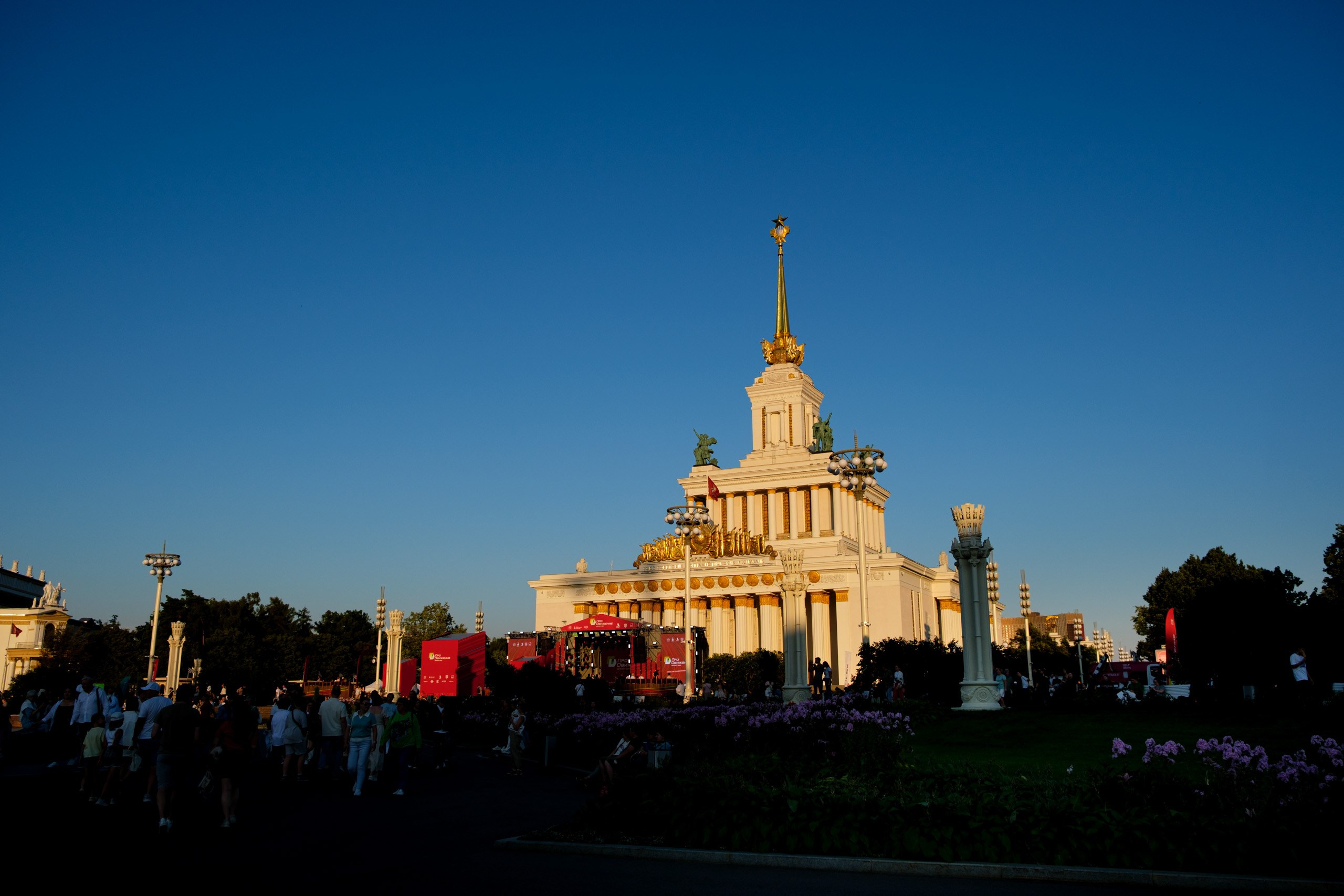Фотосет с #АвтофестВДНХПроДвижение 2026