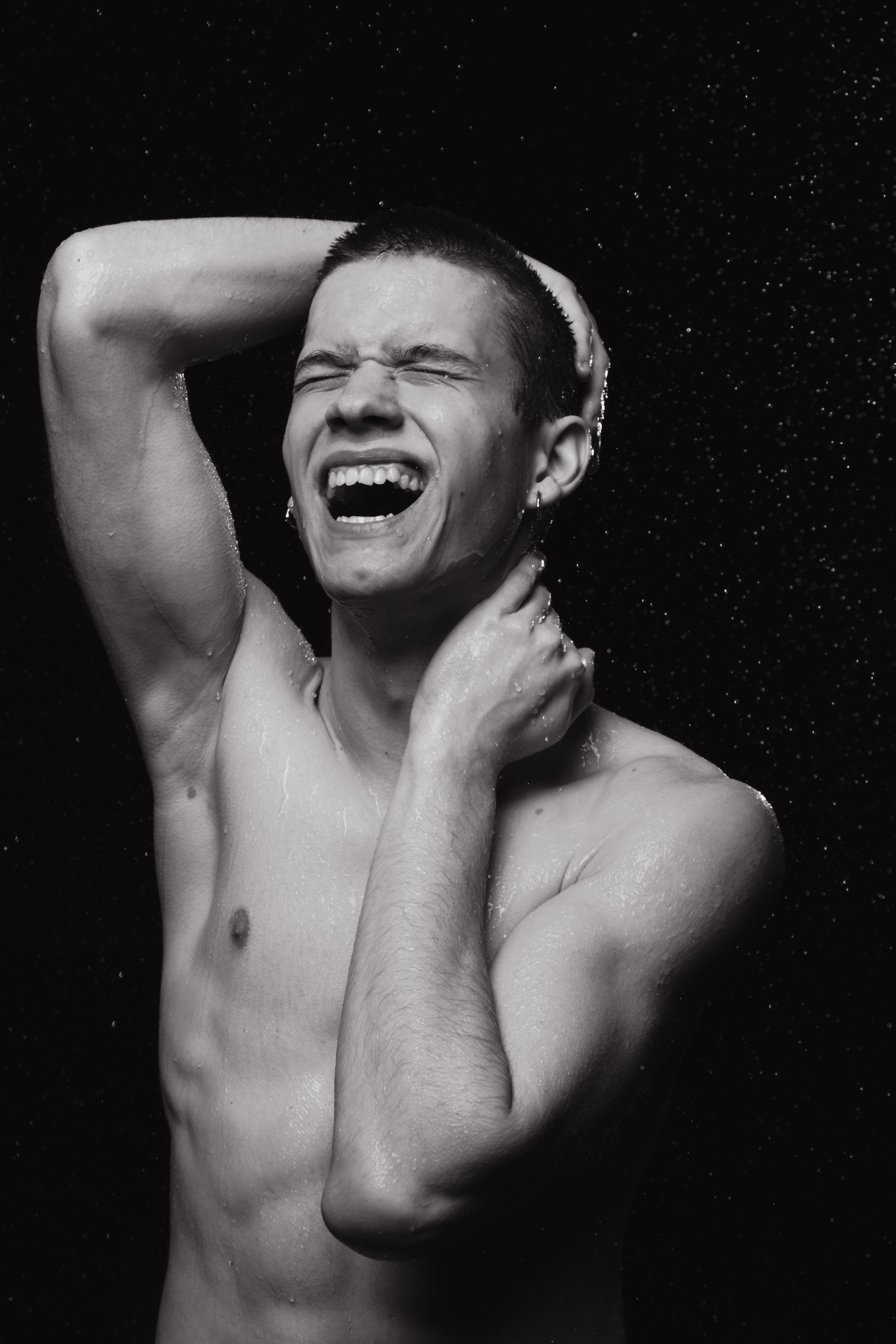 Разрываем душу под дождем. Мари — фотограф и видеограф из Москвы