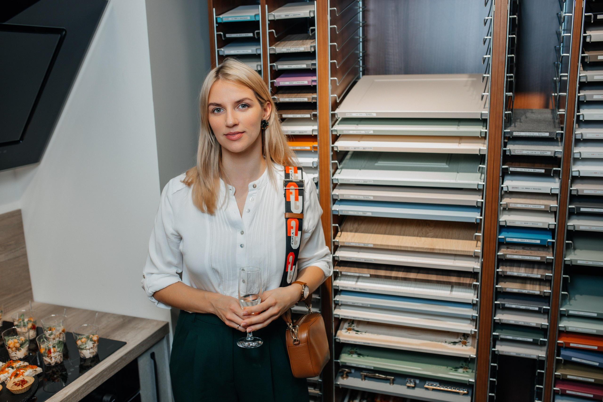 ОТКРЫТИЕ САЛОНА МЕБЕЛИ «МАРИЯ». Фотограф Аркадий Самошкин