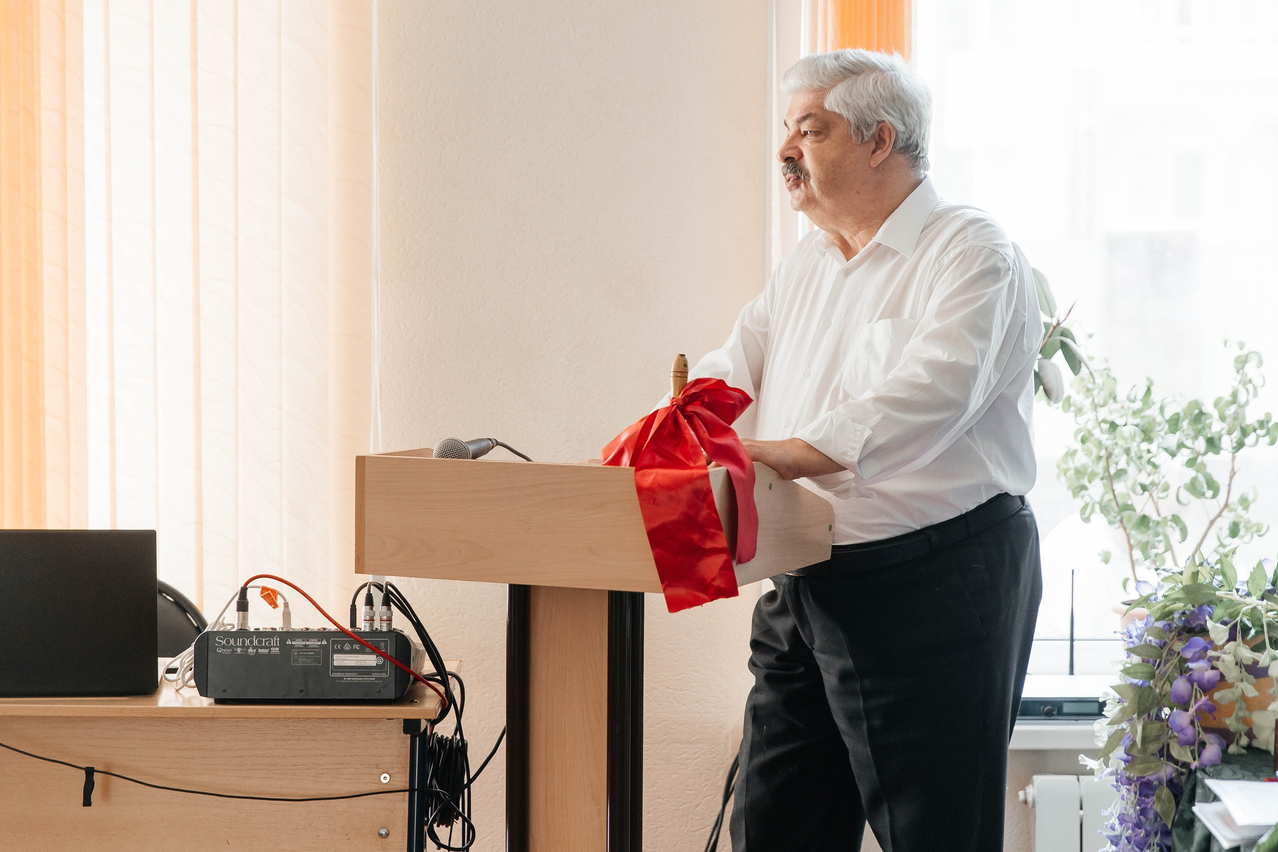 Гимназия Пеленг. _Carpe diem_