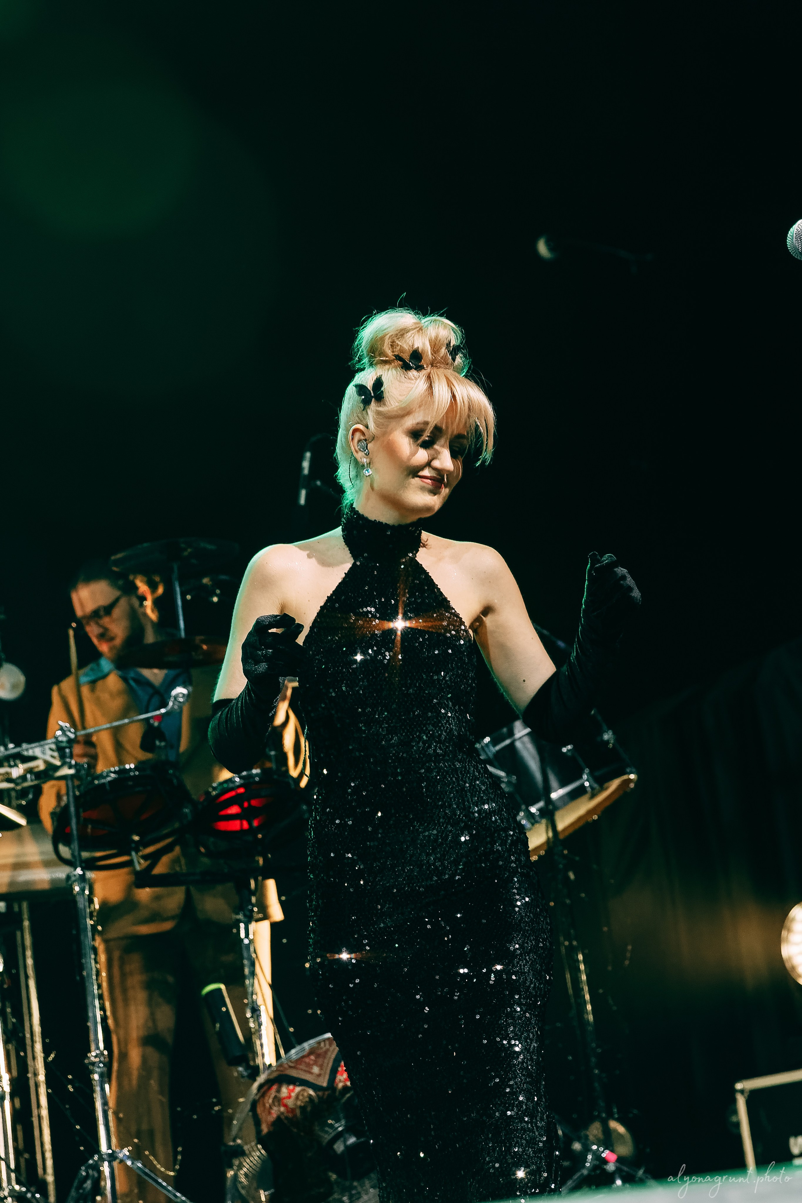 ВИА Велюр, фоторепортаж, СПб, BASE, 14.12.2025. Алена Адрианова: фотограф в Санкт-Петербурге