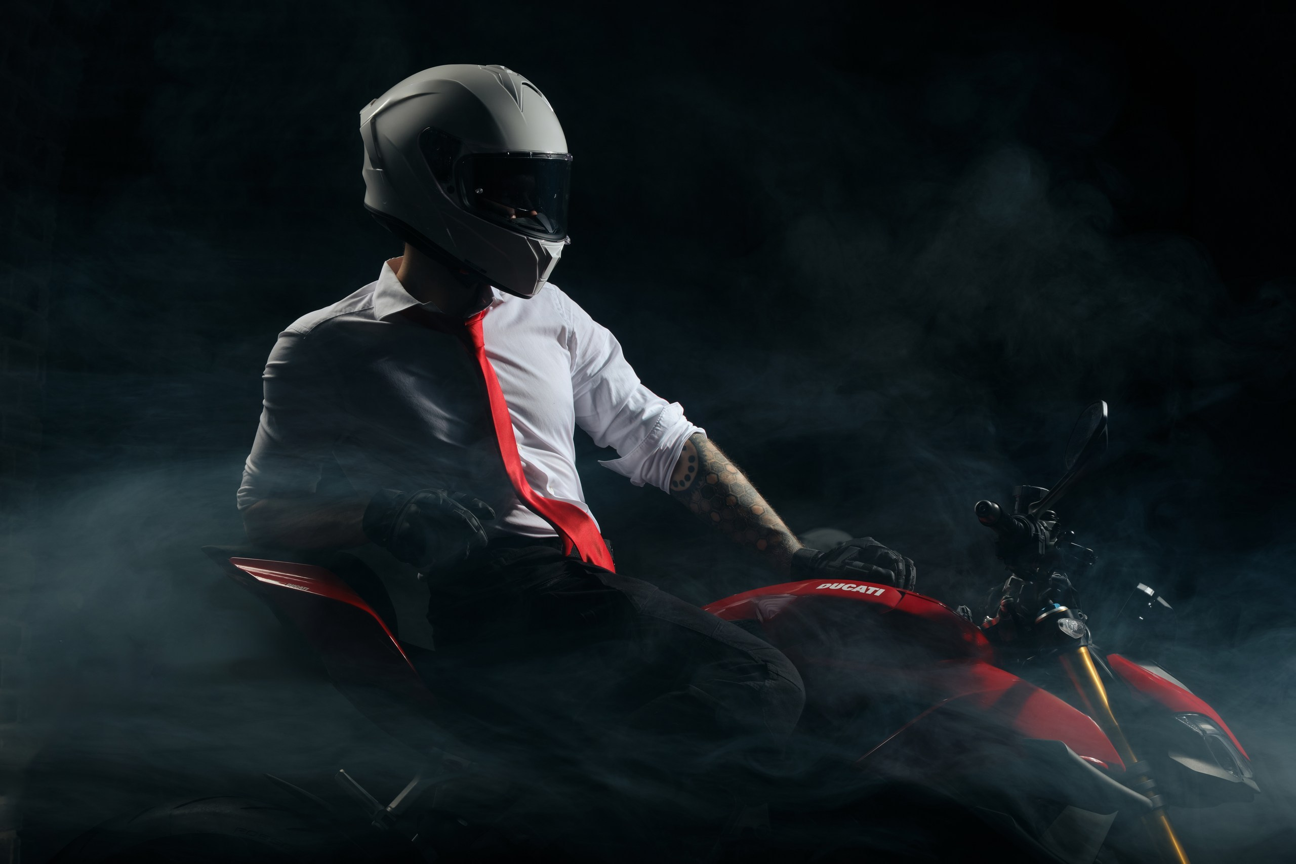 Фотосъемка для мотоблогера Сергея Кузнецова. Профессиональный фотограф в Москве — Максим Дьяконов