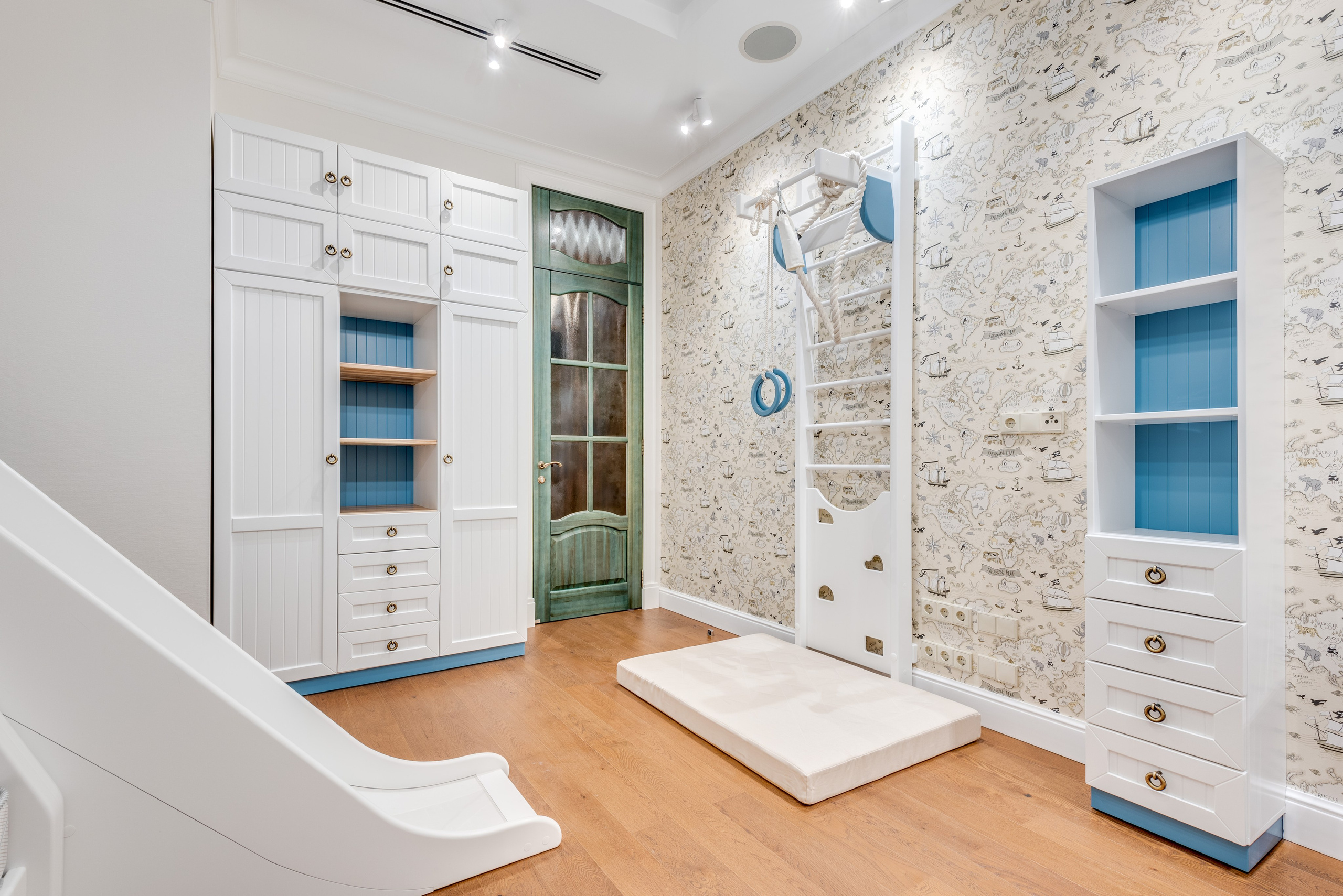 Проспект Мира. Никита Хохловский фото и видео продакшн