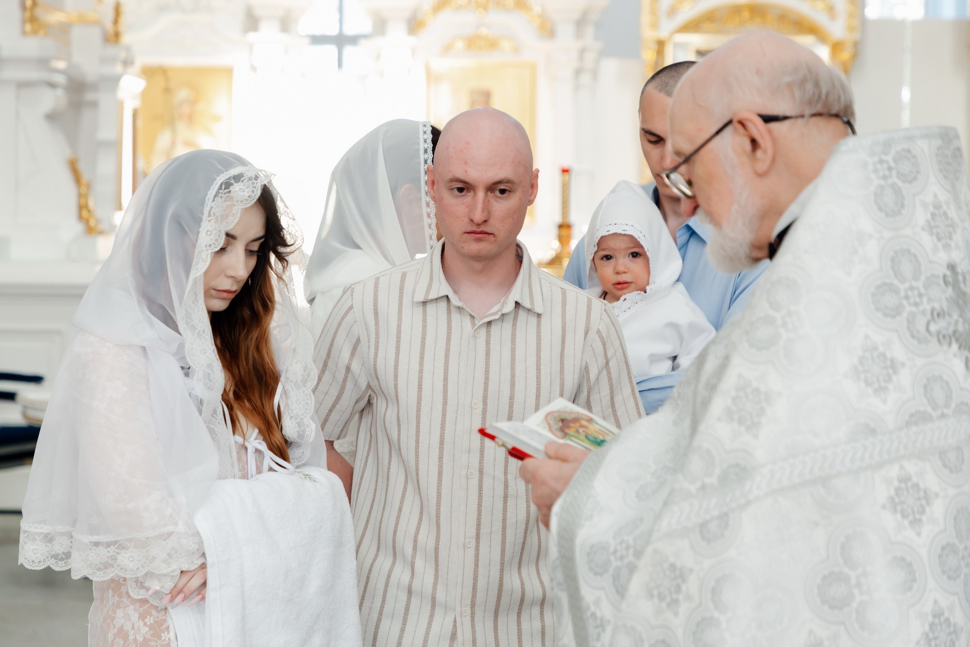 Крещение в Смольном соборе. Фотограф крещение венчание в Петербурге! Помогает подобрать храм и посоветовал душевного батюшку в СПб
