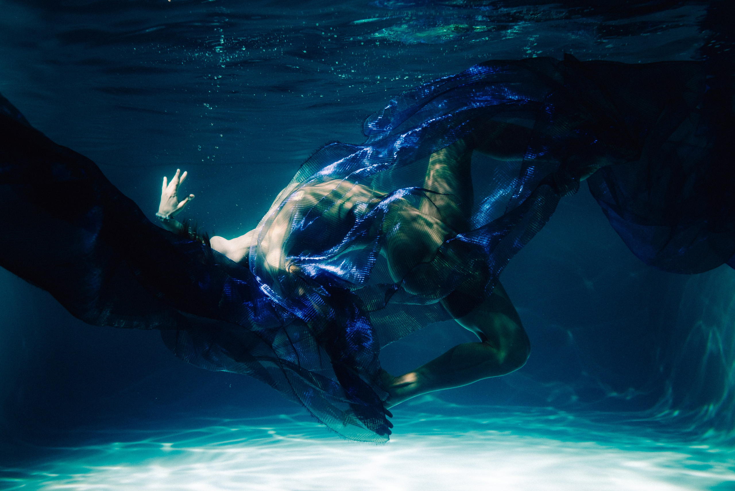 Женская съёмка под водой. Фотоведьма Дарья Нечинская