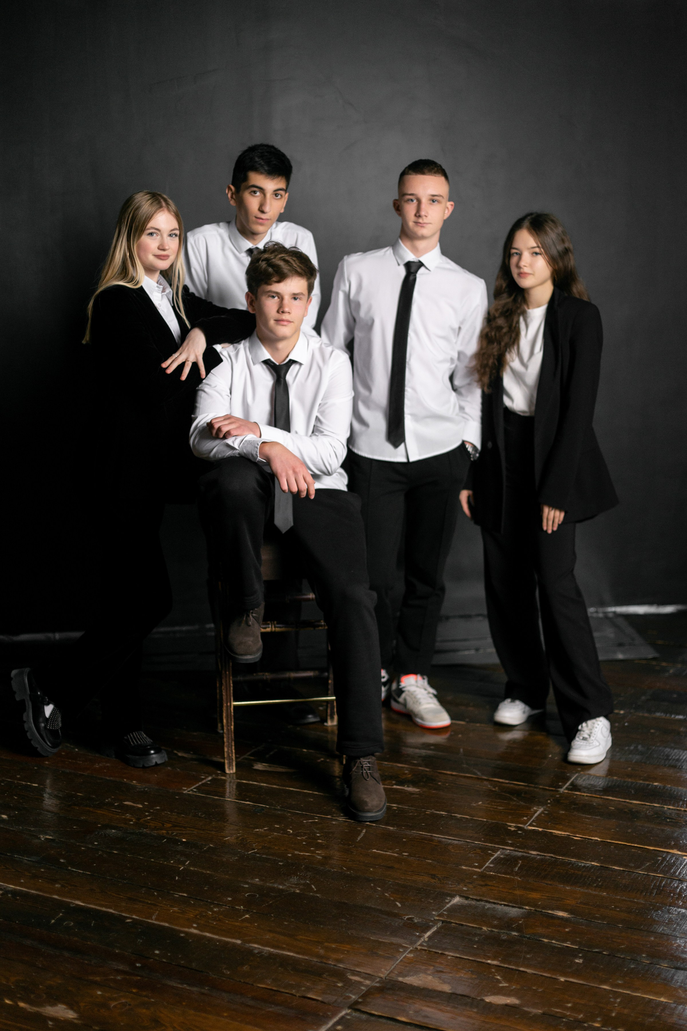 Сьемка в студии на черном фоне. Ольга Плаксина фотограф в Саратове