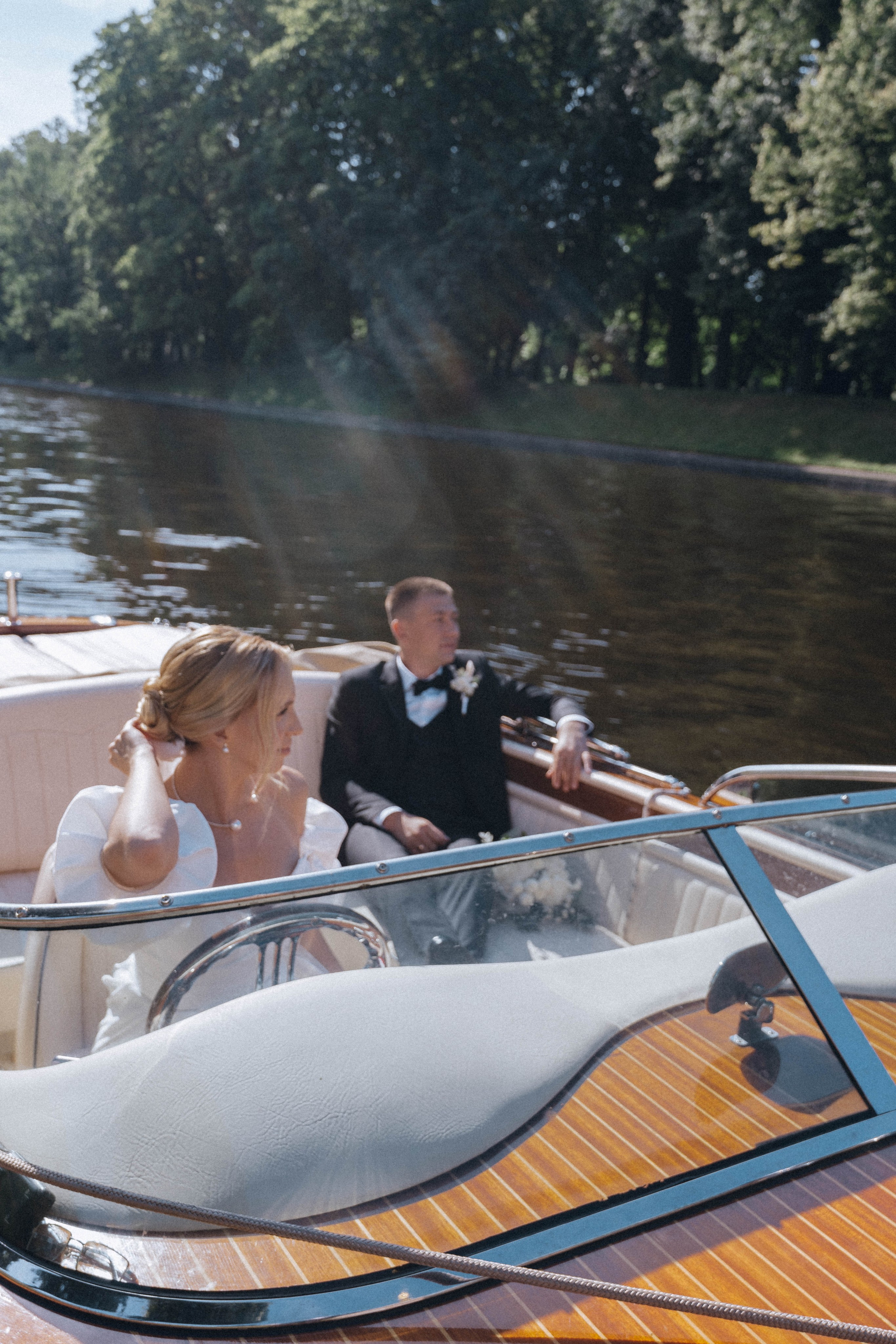 СВАДЕНБНАЯ СЬЕМКА НА КАТЕРЕ ПО КАНАЛАМ САНКТ-ПЕТЕРБУРГА И В АКВАТОРИИ НЕВЫ. Профессиональный фотограф, Санкт-Петербург — Виктория Богомолова