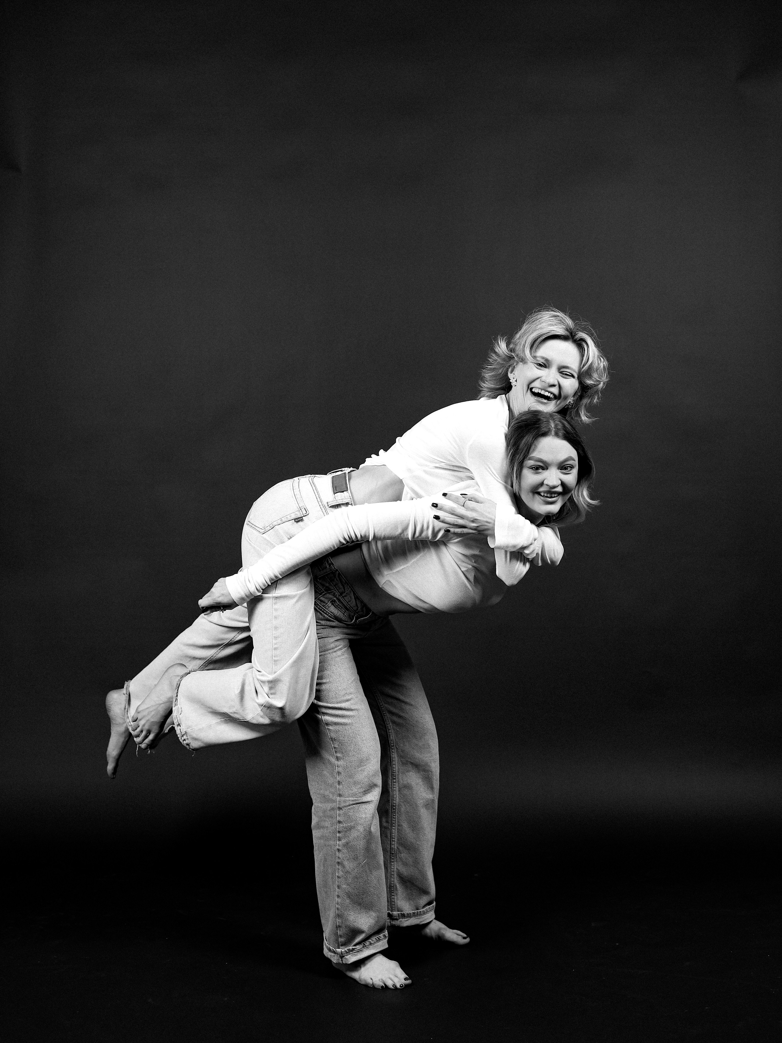 Дарья и Анна. Фотостудия без фотографа Чехов. Первая студия автопортрета в Чехове