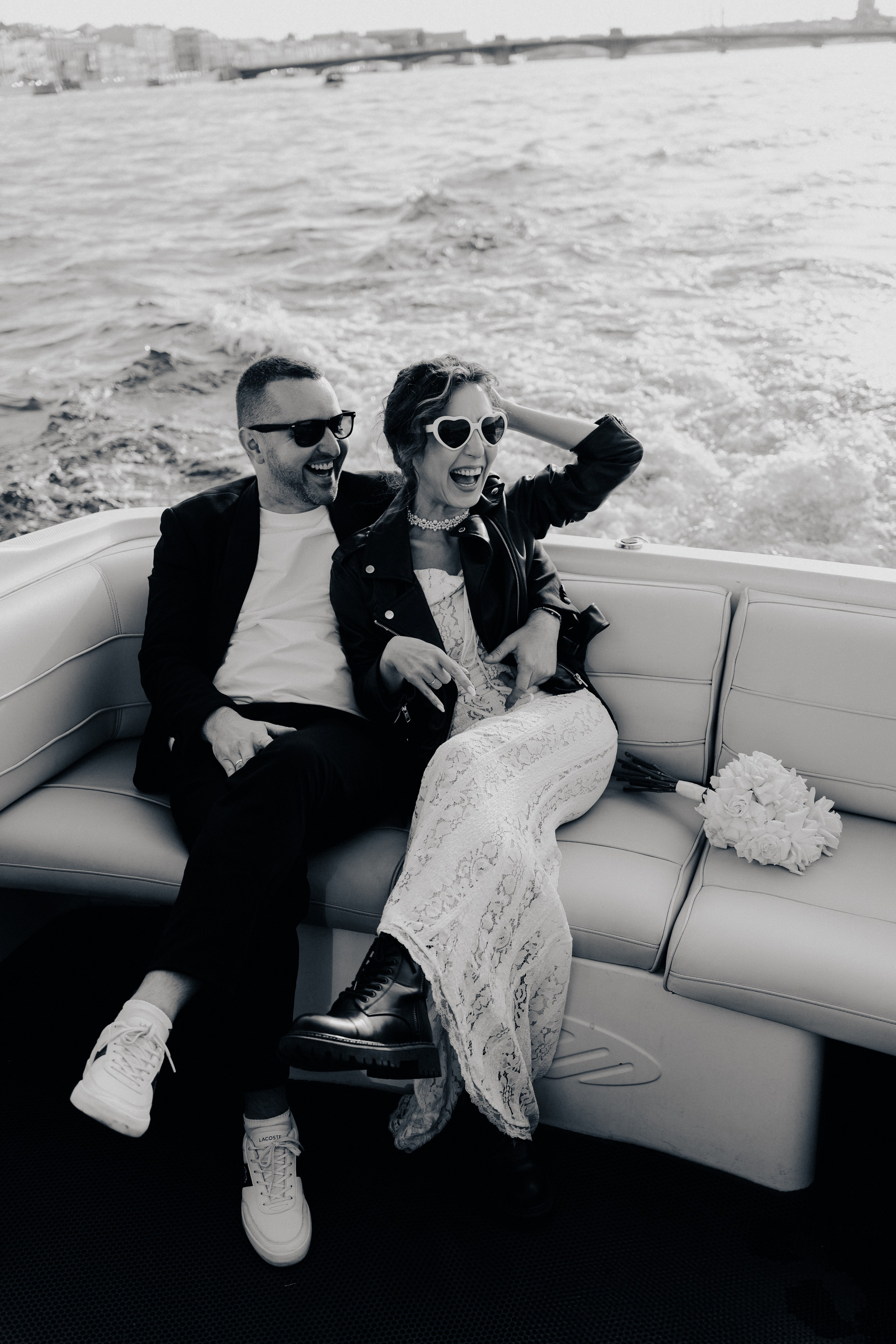 Свадебная фотосессия на катере. Свадебная фотосессия в Санкт-Петербурге.