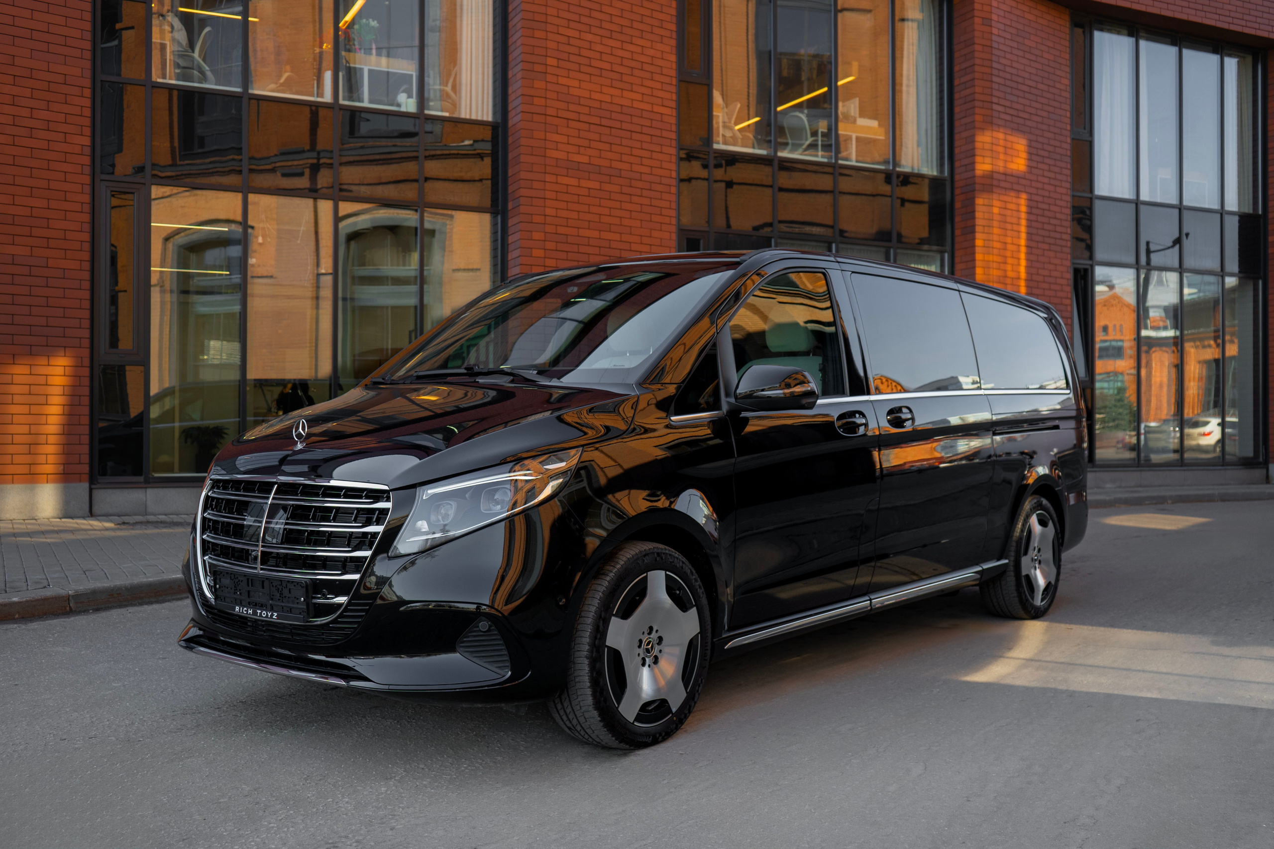 Mercedes-Benz V-class