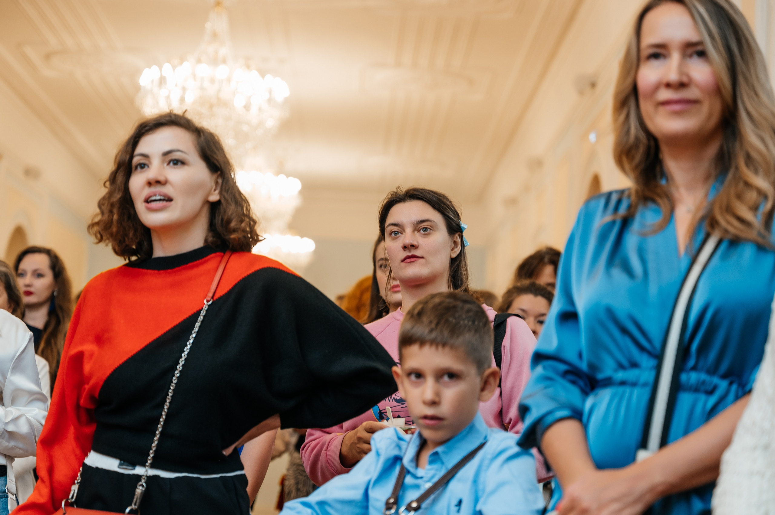 Открытие выставки Кати Васильевой в Молодежном театре. Wedding and family photographer USA