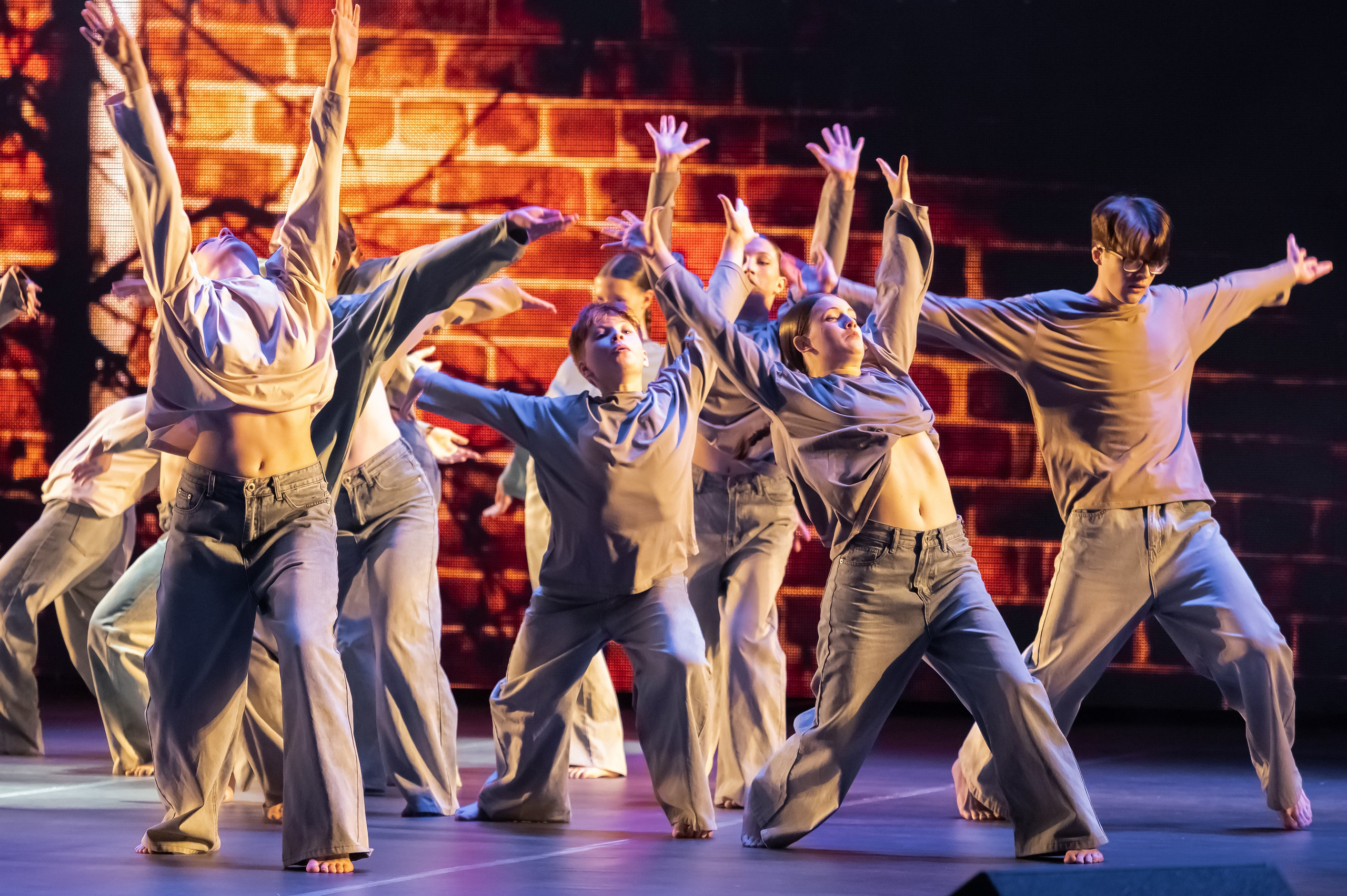 Концерт «Пространные танцы». Репортажный, семейный и детский фотограф в Пензе и Заречном Арина Ермилова. Картины барельеф на заказ