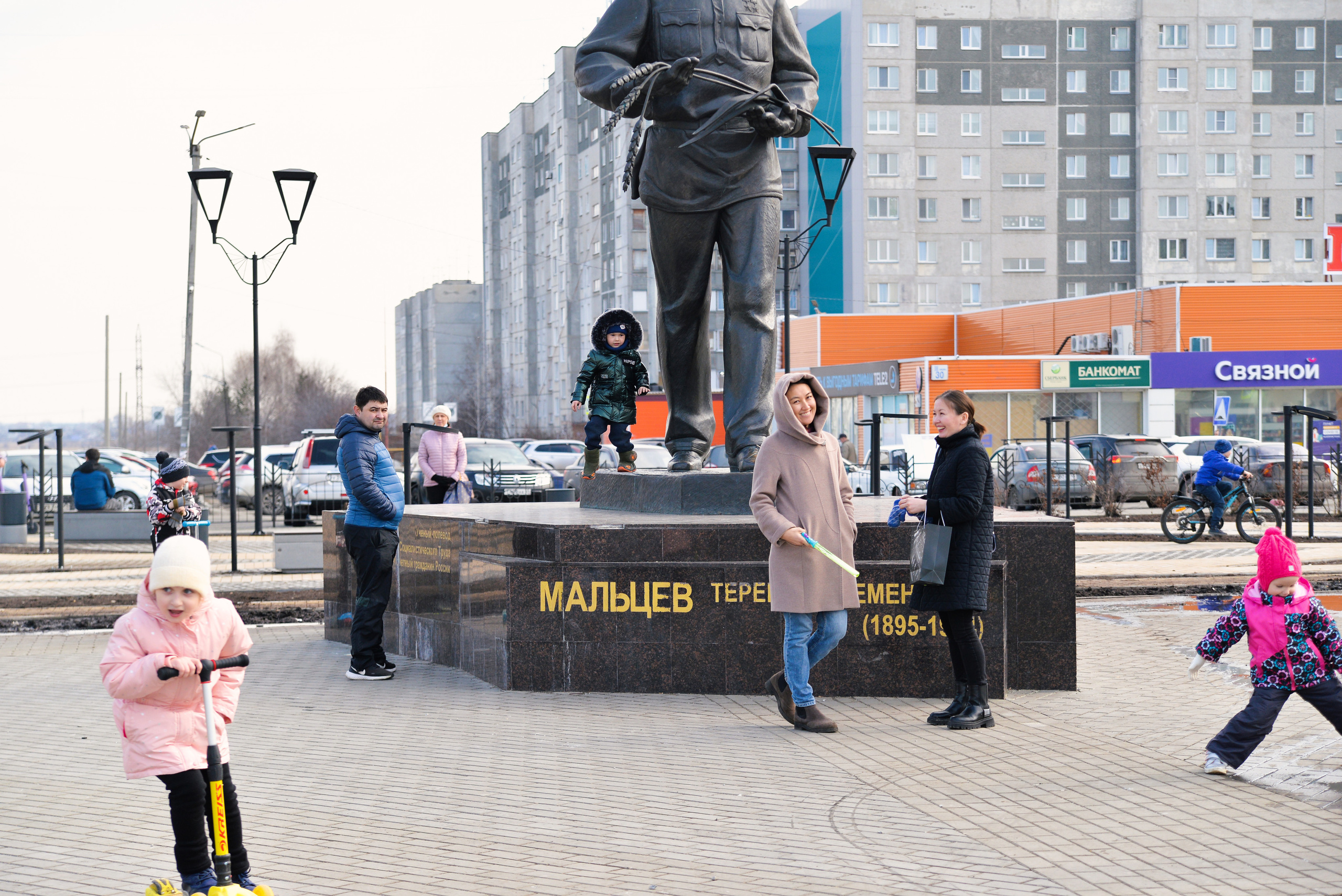 Заозерный 2022. Выпускные фотоальбомы. Фотограф в детских садах и школах г. Кургана