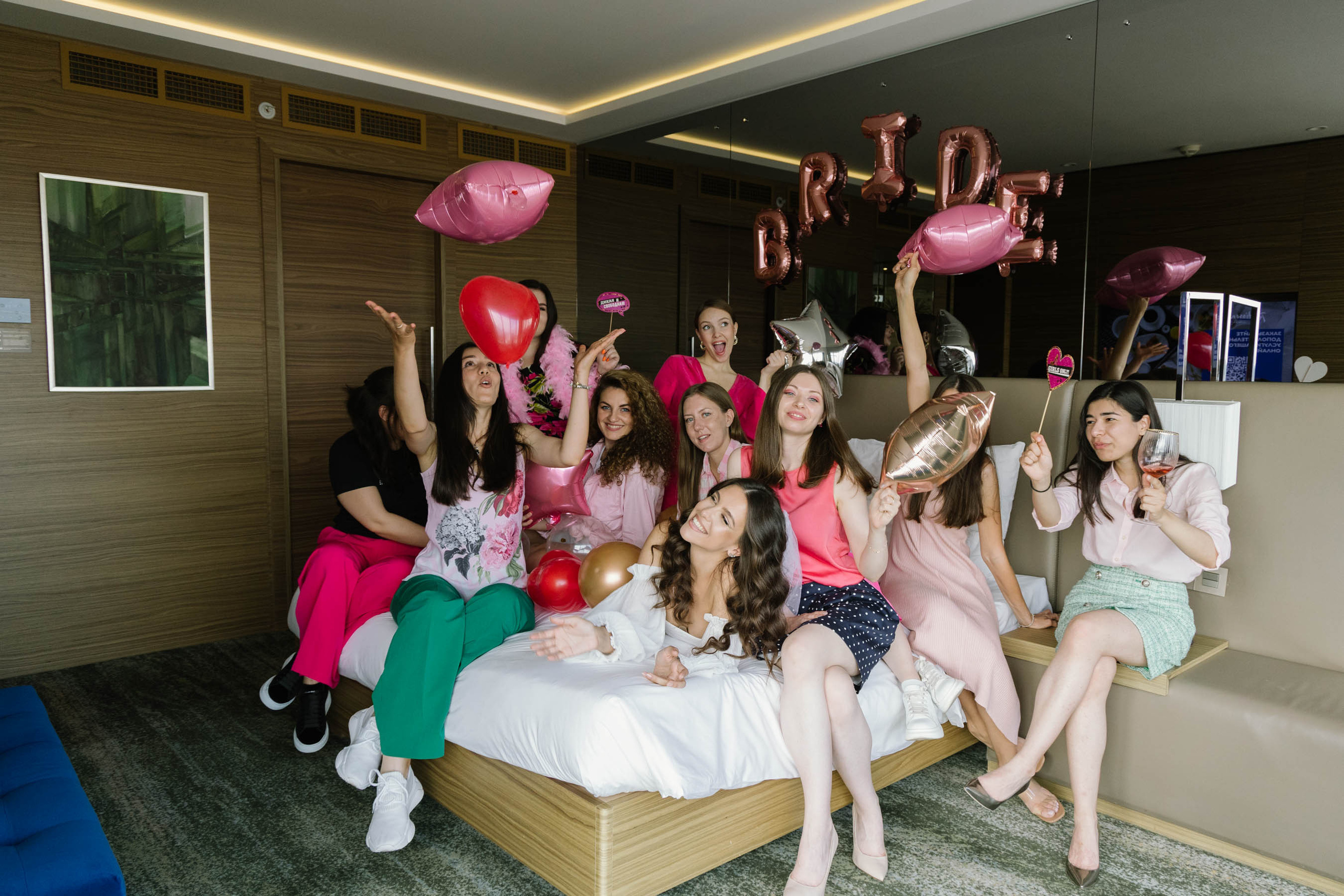 Девичник в отеле. Портретный и репортажный фотограф в Москве Олеся Лисарк