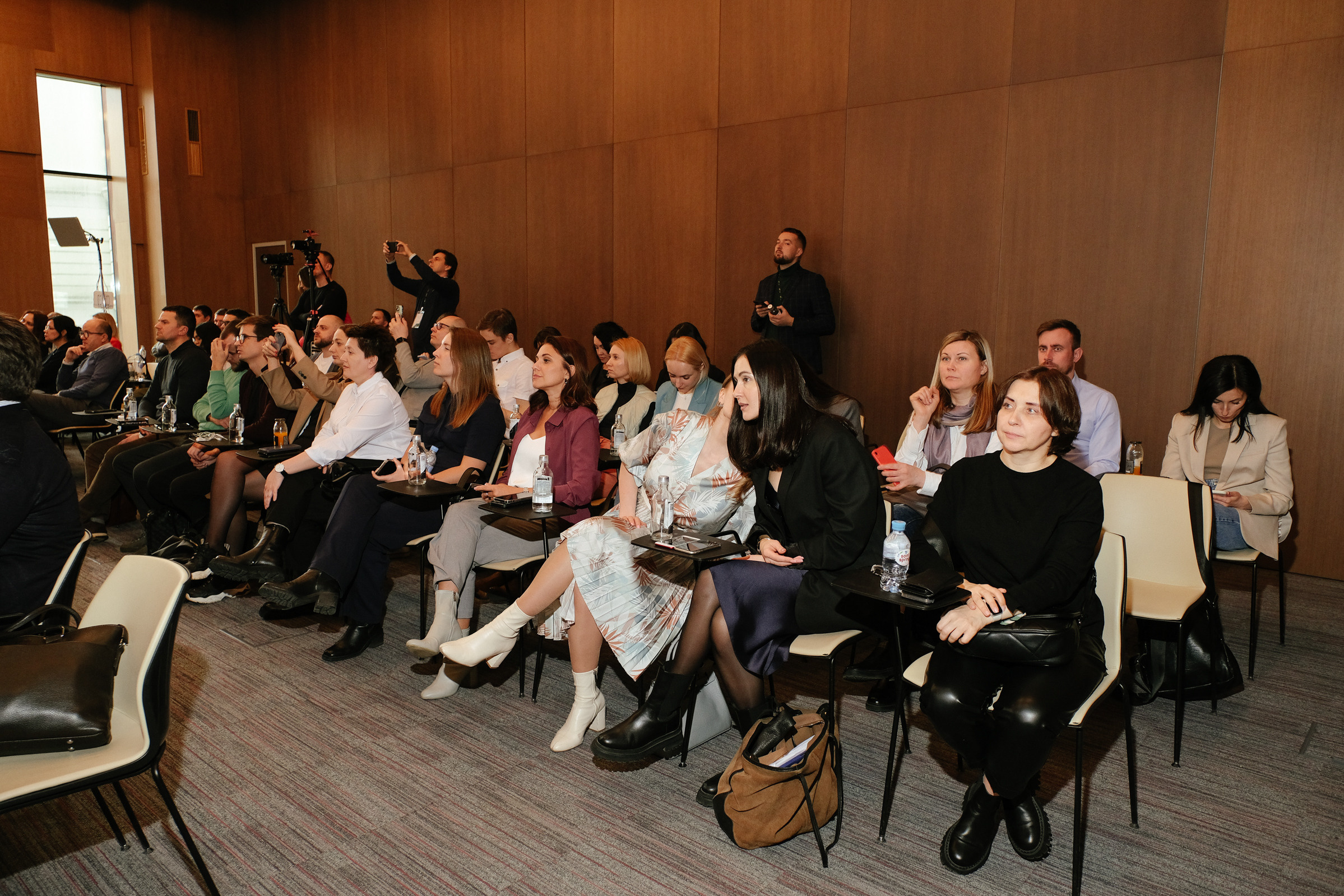 Конференция М1. Портретный и репортажный фотограф в Москве Олеся Лисарк