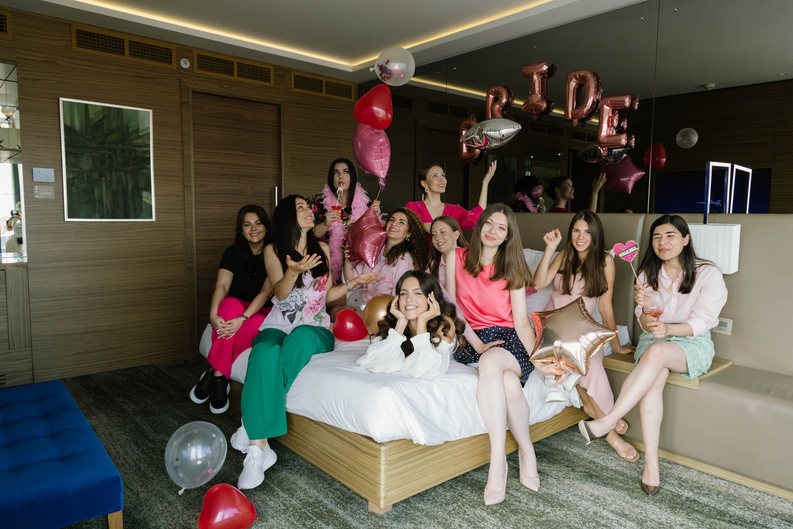 Девичник в отеле. Портретный и репортажный фотограф в Москве Олеся Лисарк