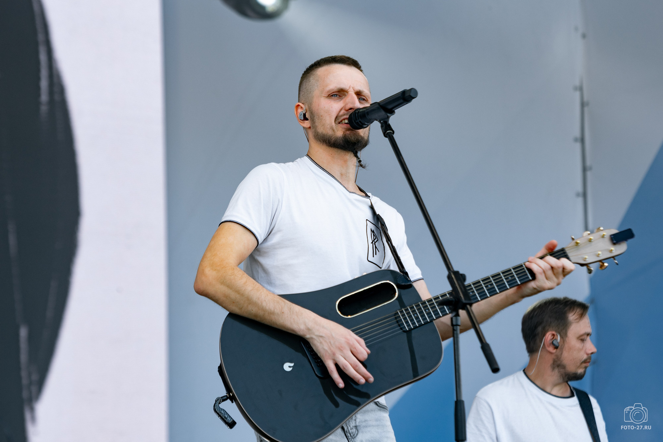 Антон Курдюмов фотограф в Хабаровске Рина Курдюмова фото27 foto27 Антон Дорофеев репортажный репортаж документалист Тони и Рина фотосоздатели ПаПаРоК Рок над Амуром 2024 фестиваль Хабаровск