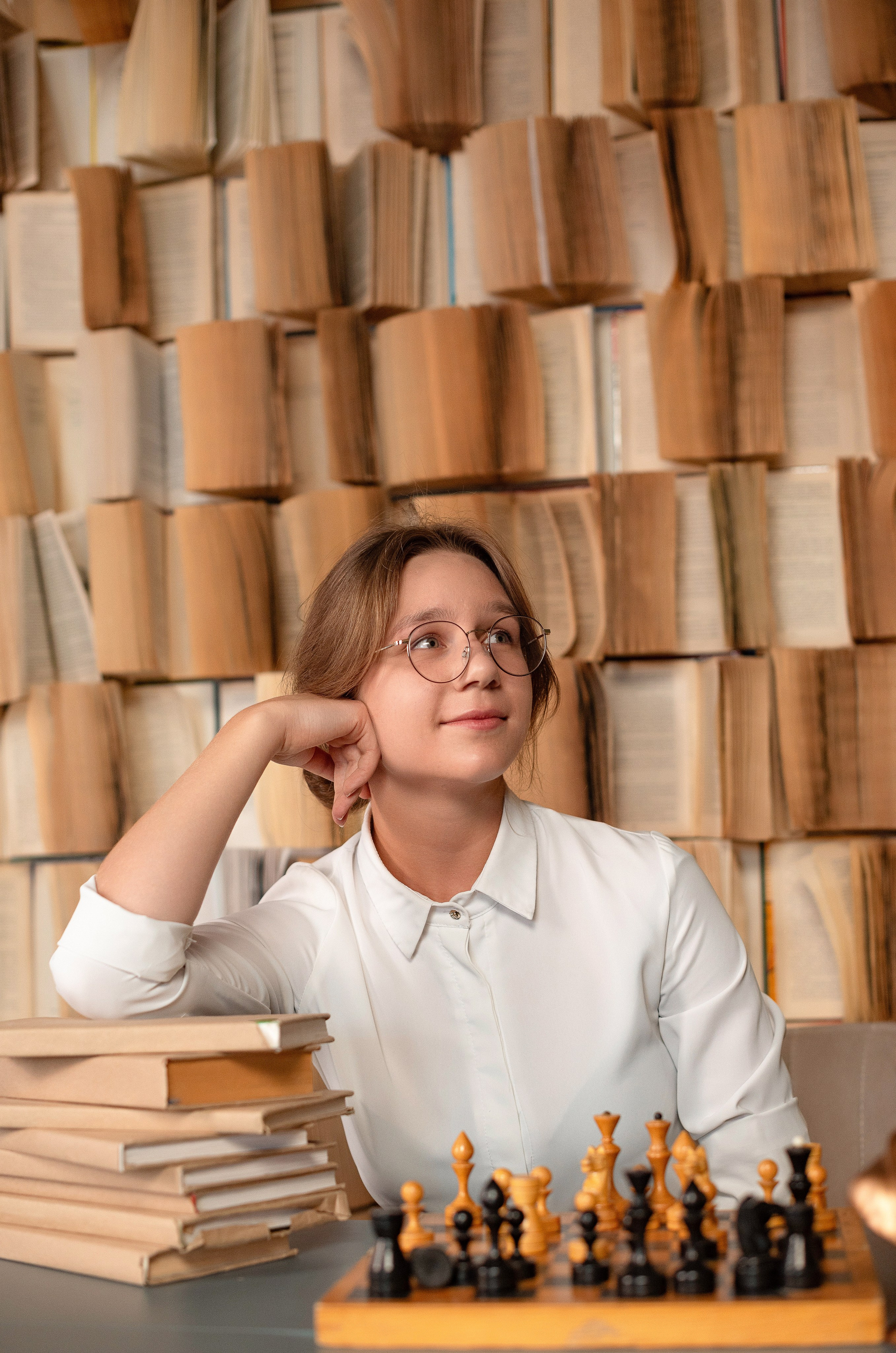 Фотограф из Сургута и Нефтеюганска, специализирующийся на съемке выпускников школ и детских садов для качественных выпускных альбомов и фотокниг.