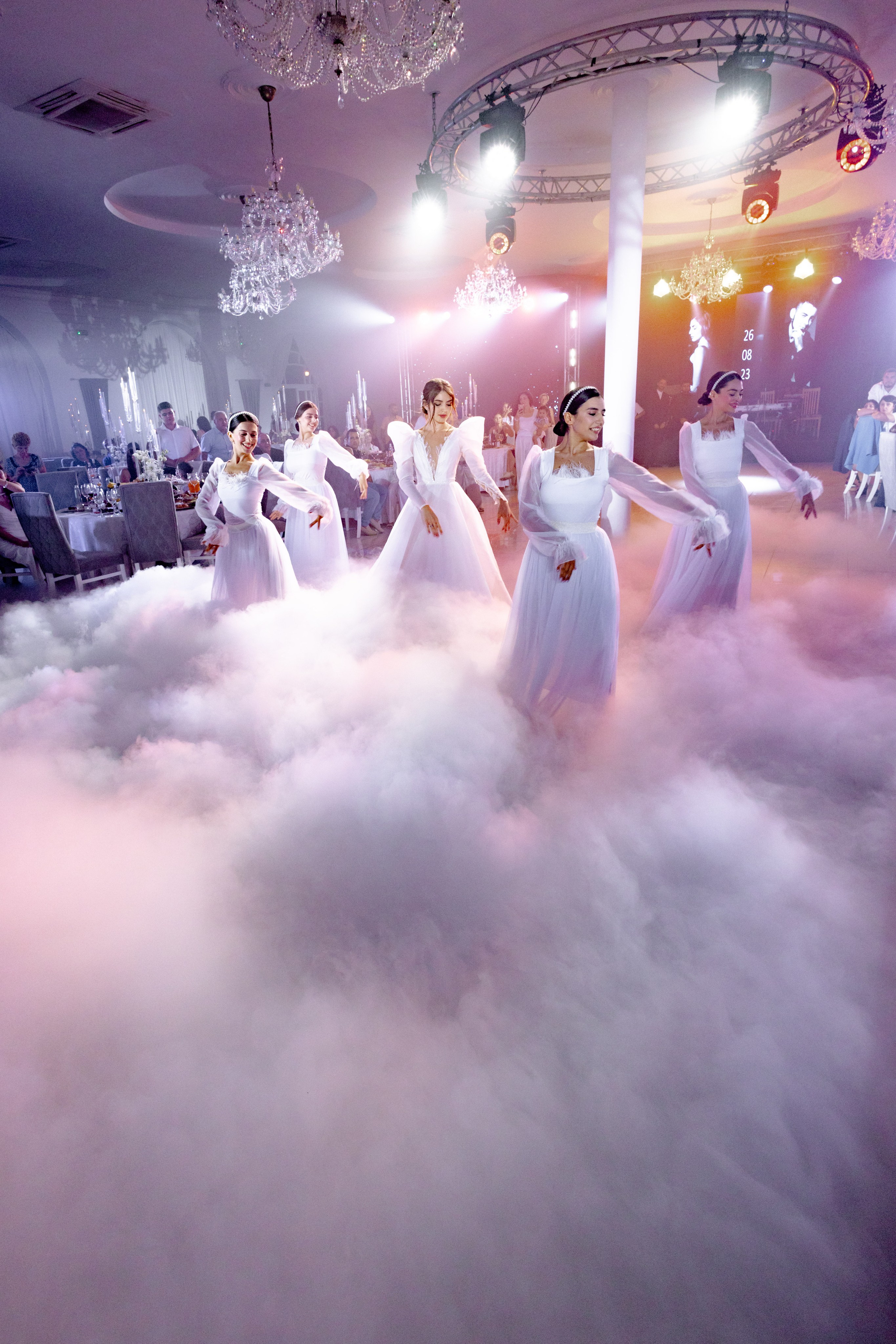 Свадебные съемки. Профессиональный фотограф и видеооператор