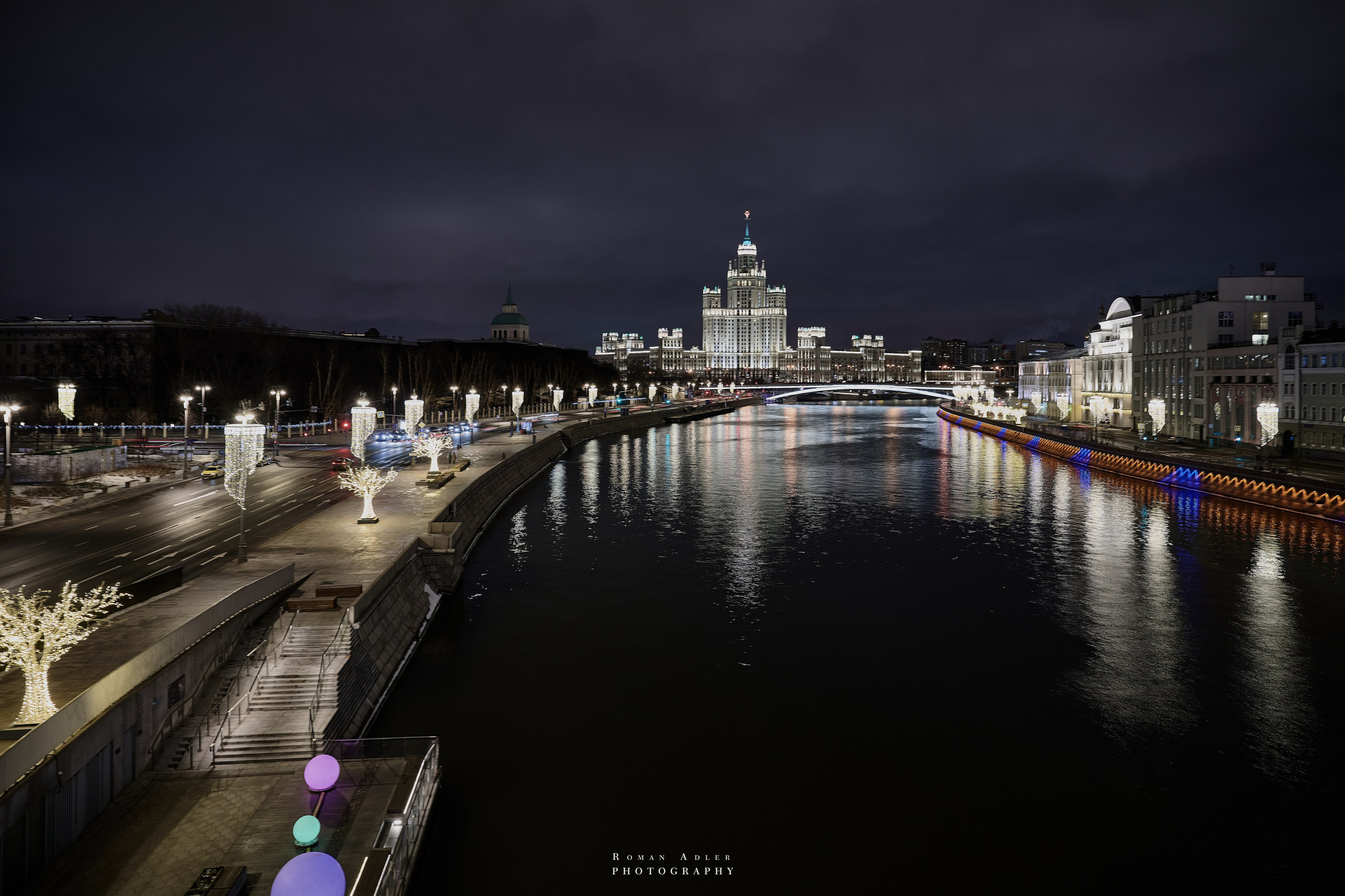 Новогодняя ночная Москва 2025. Фотограф Роман Адлер